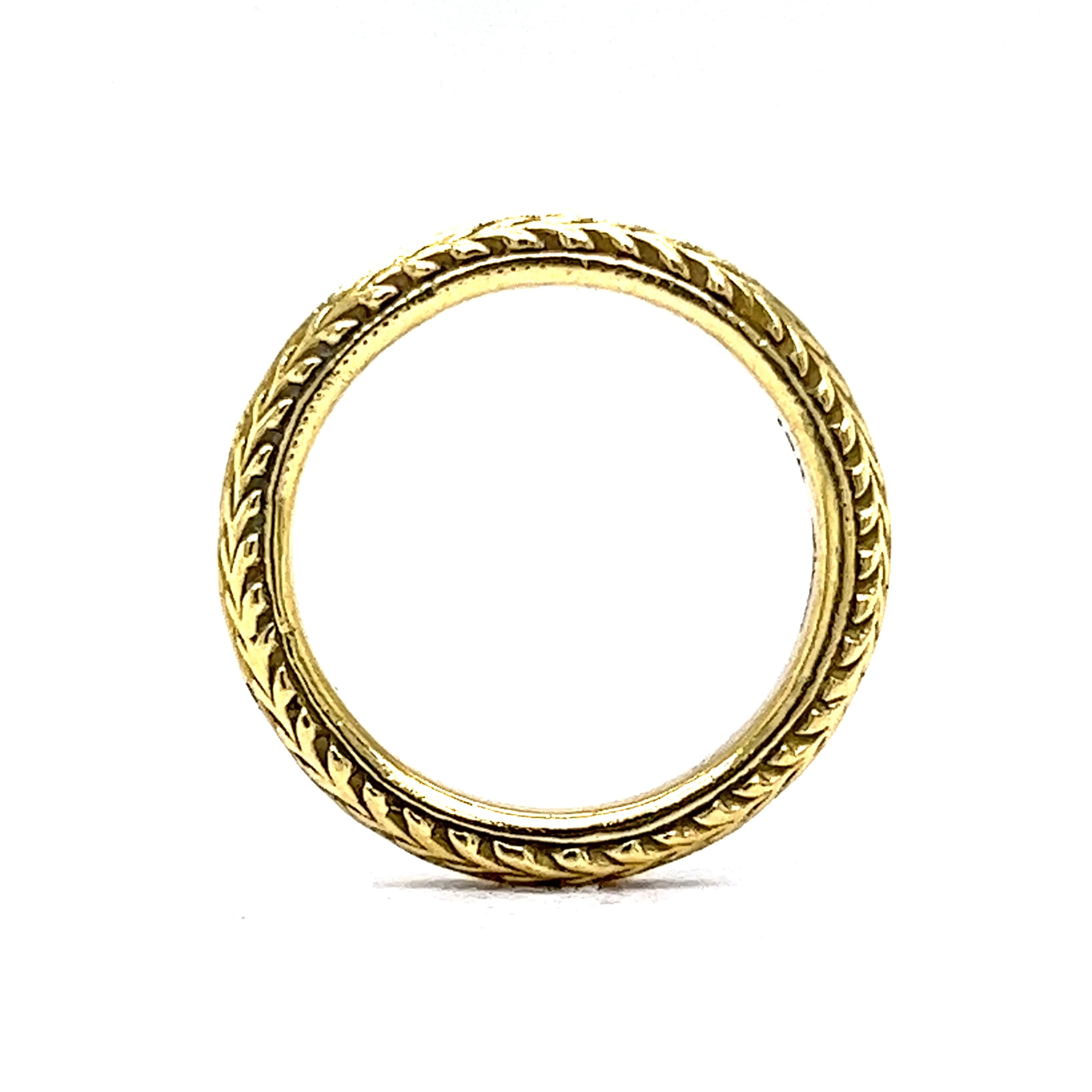 Engraved Double Chevron Pattern Wedding Band in 18k Yellow Gold - Image 4