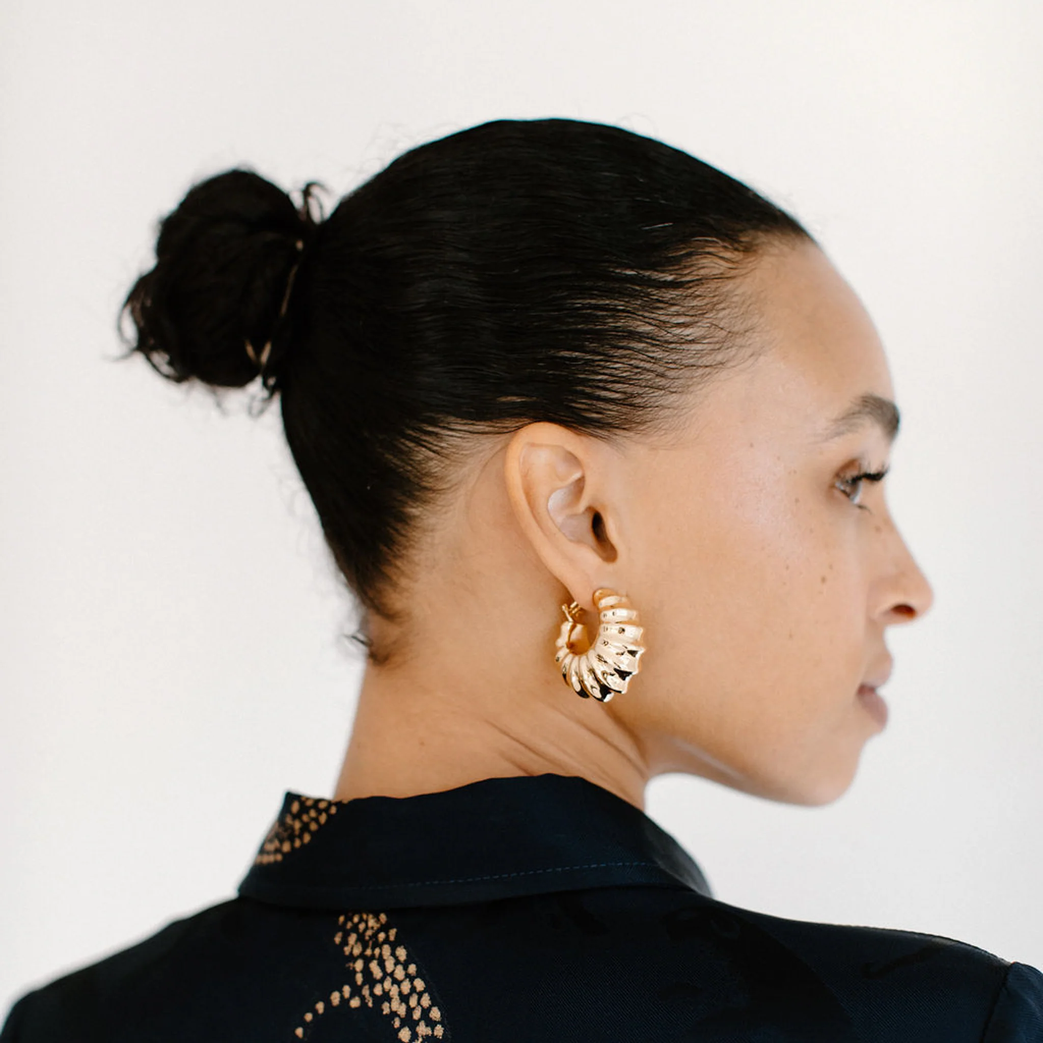 Filigree Jewelers x Eleanor Leftwich Scalloped Hoop Earrings - Image 5