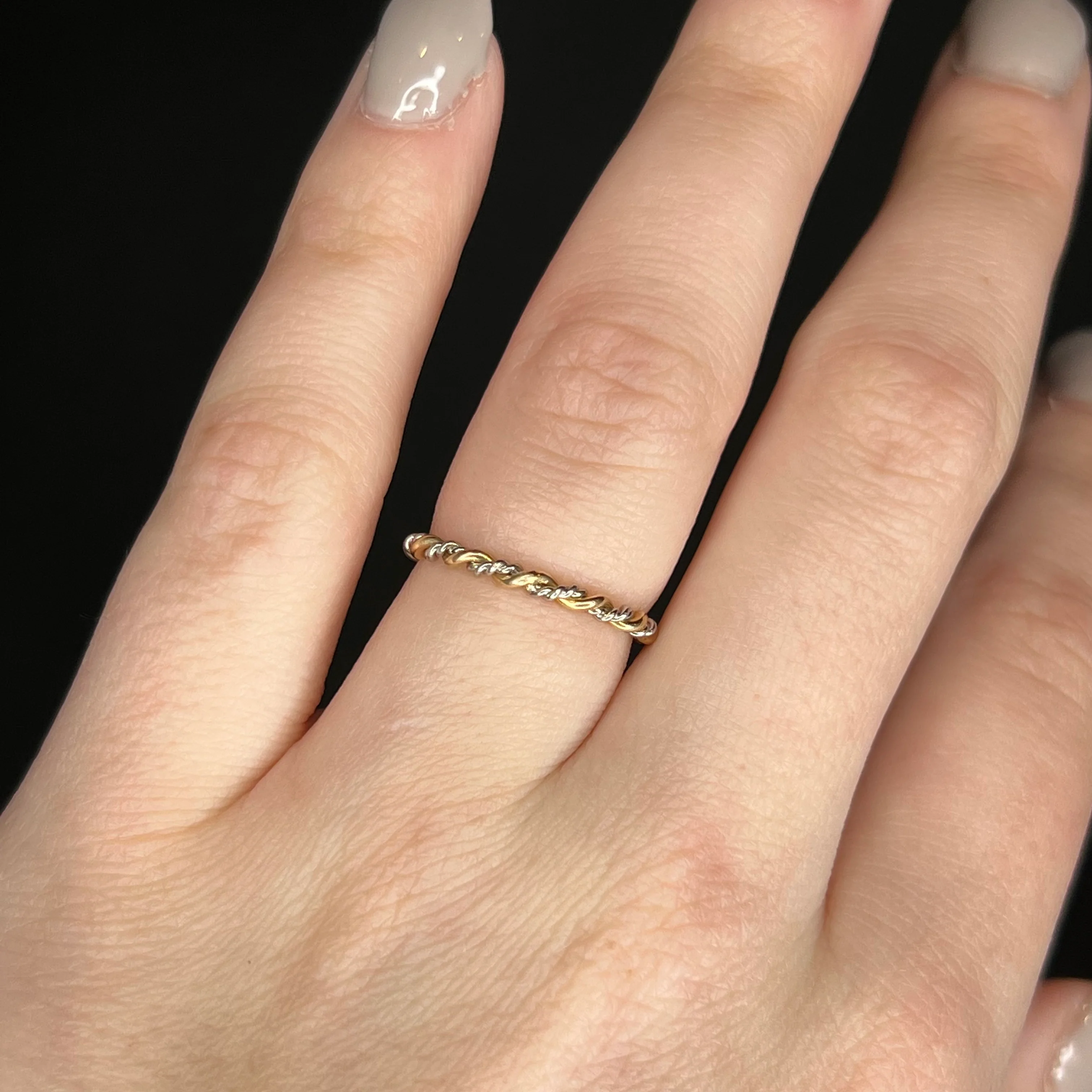 Two-Tone Wedding Band in 18k Yellow Gold & Platinum - Image 6