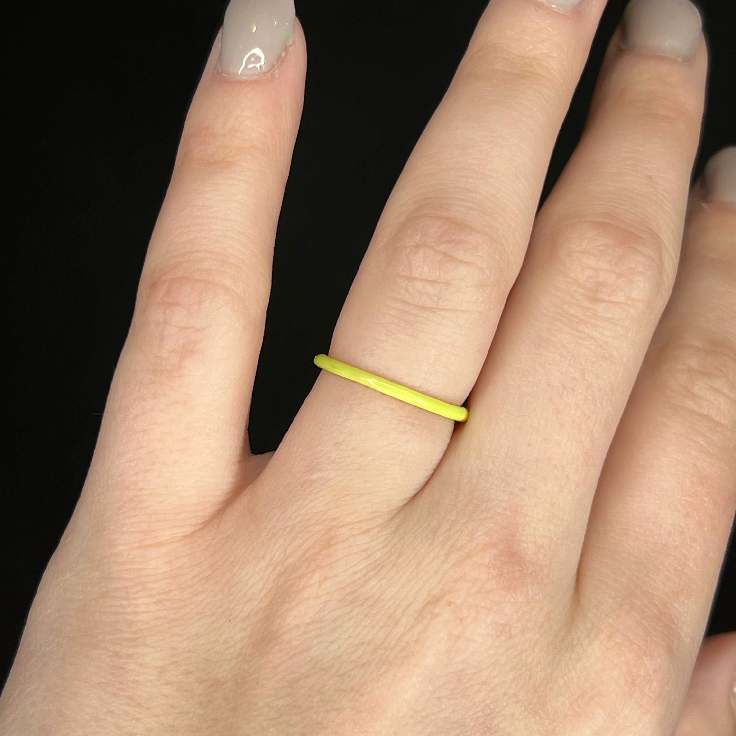 Modern Enameled Band in 14k Yellow Gold - Image 7