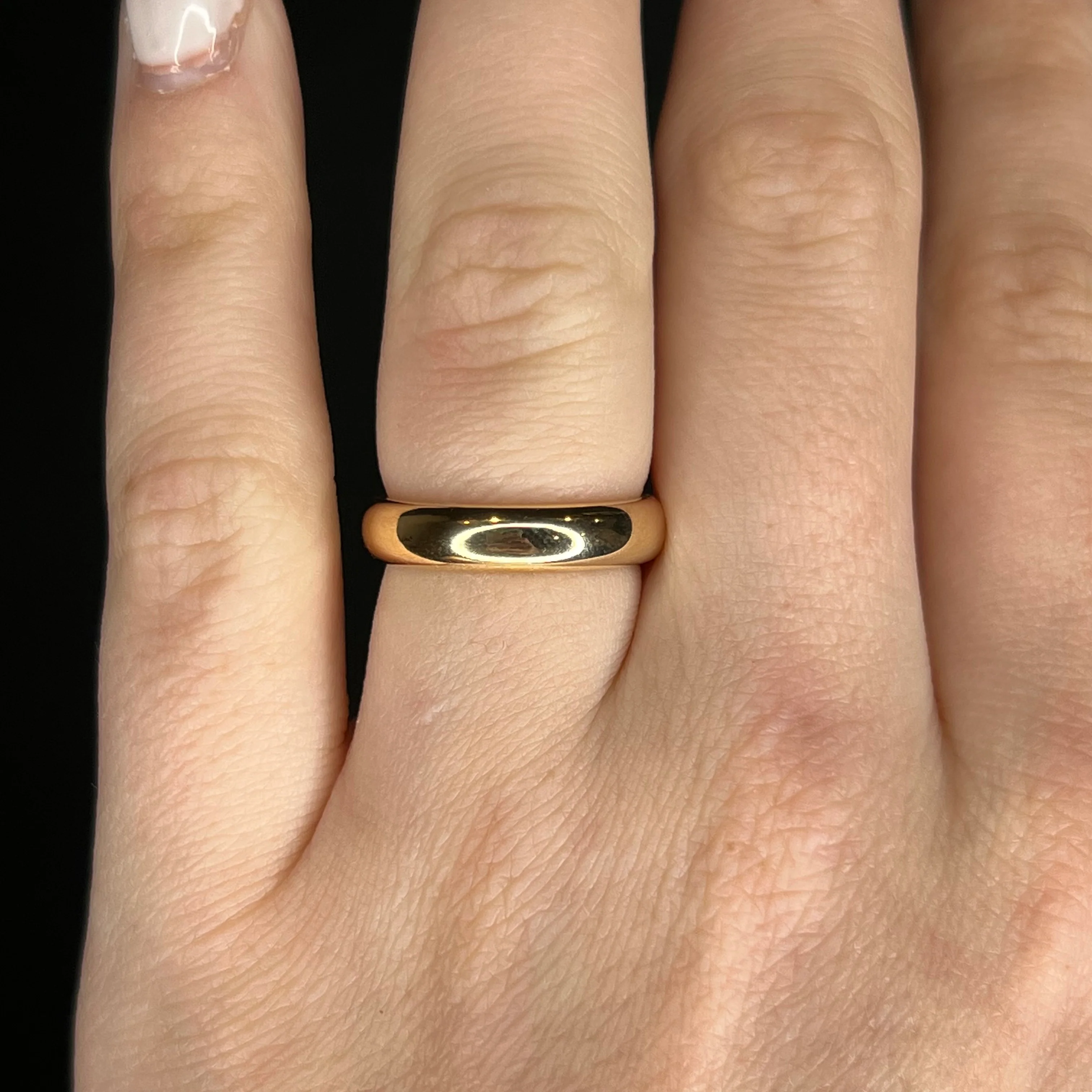Classic 5mm High Polish Wedding Band in 18k Yellow Gold - Image 6