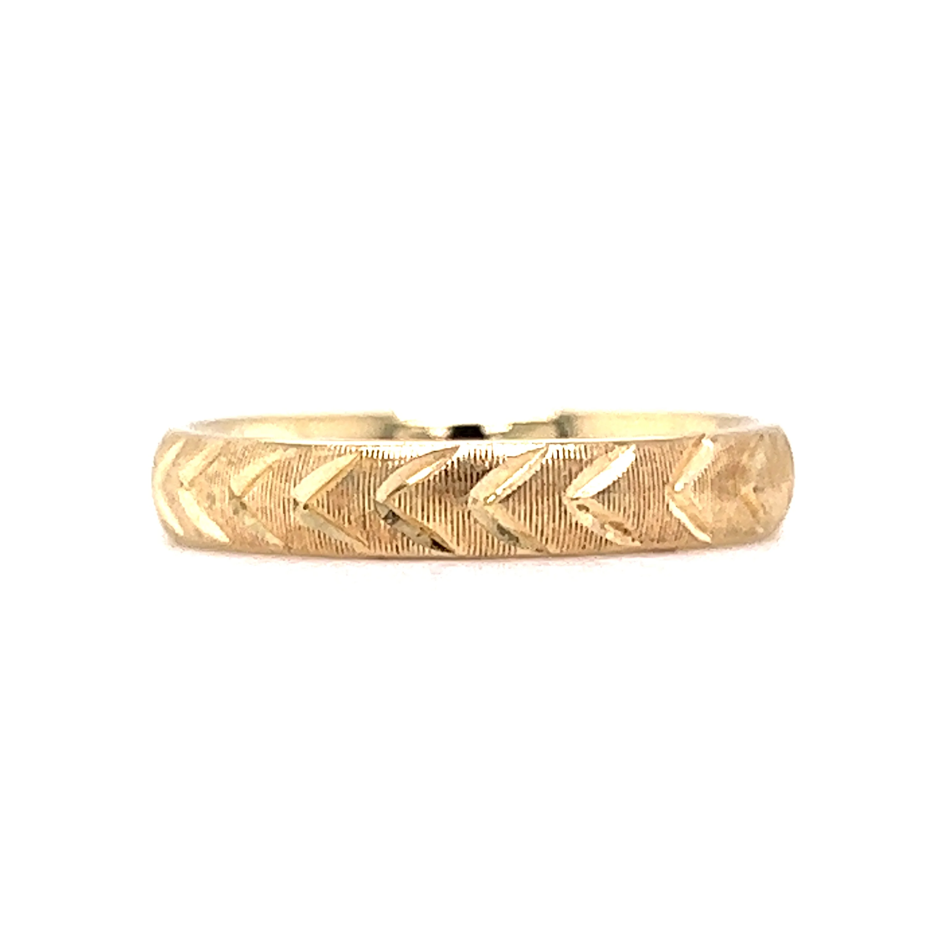 Chevron Engraved Wedding Band in 14k Yellow Gold - Image 3