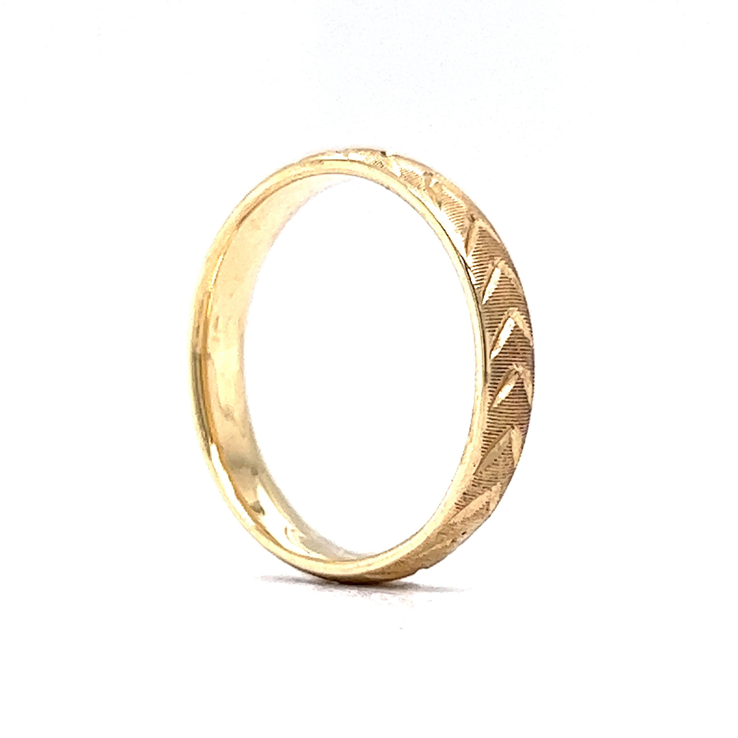 Chevron Engraved Wedding Band in 14k Yellow Gold - Image 5