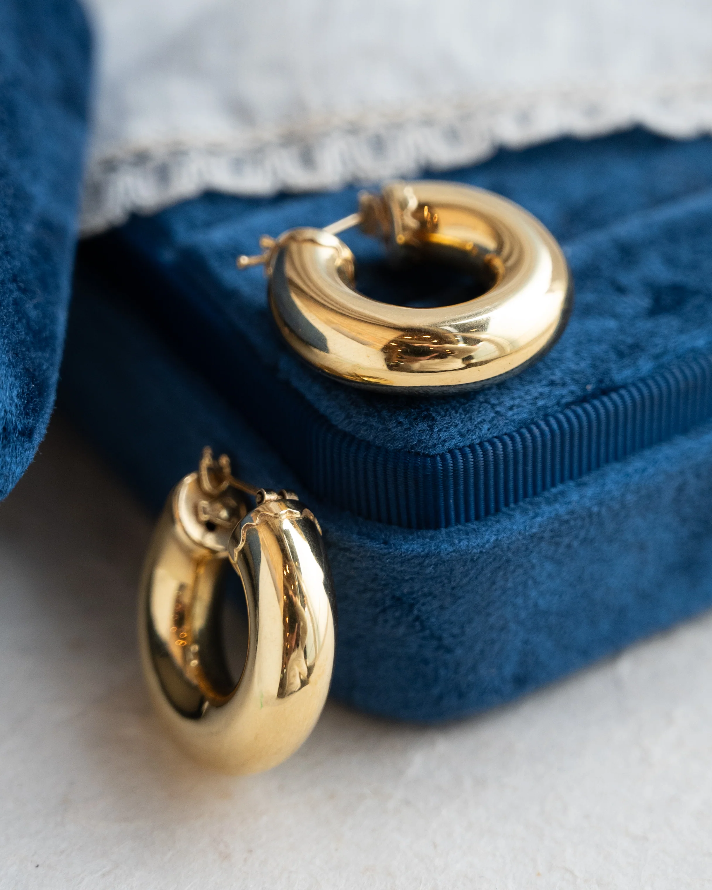 Puffy Tube Hoop Earrings 18k Yellow Gold - Image 4