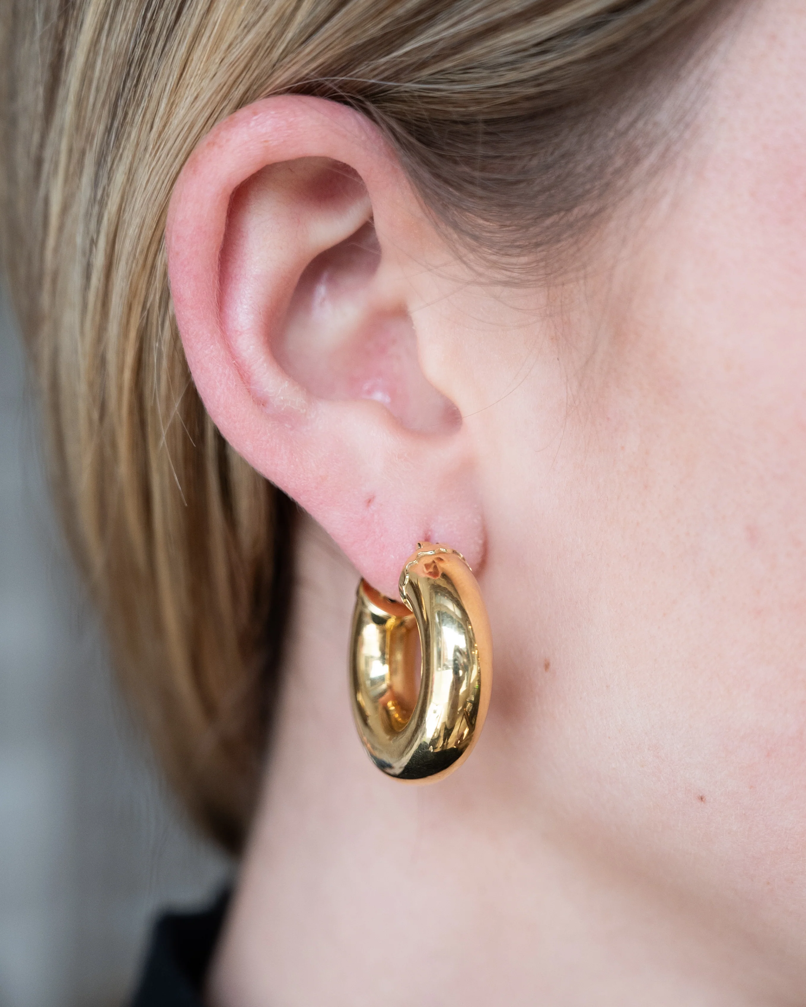 Puffy Tube Hoop Earrings 18k Yellow Gold - Image 5