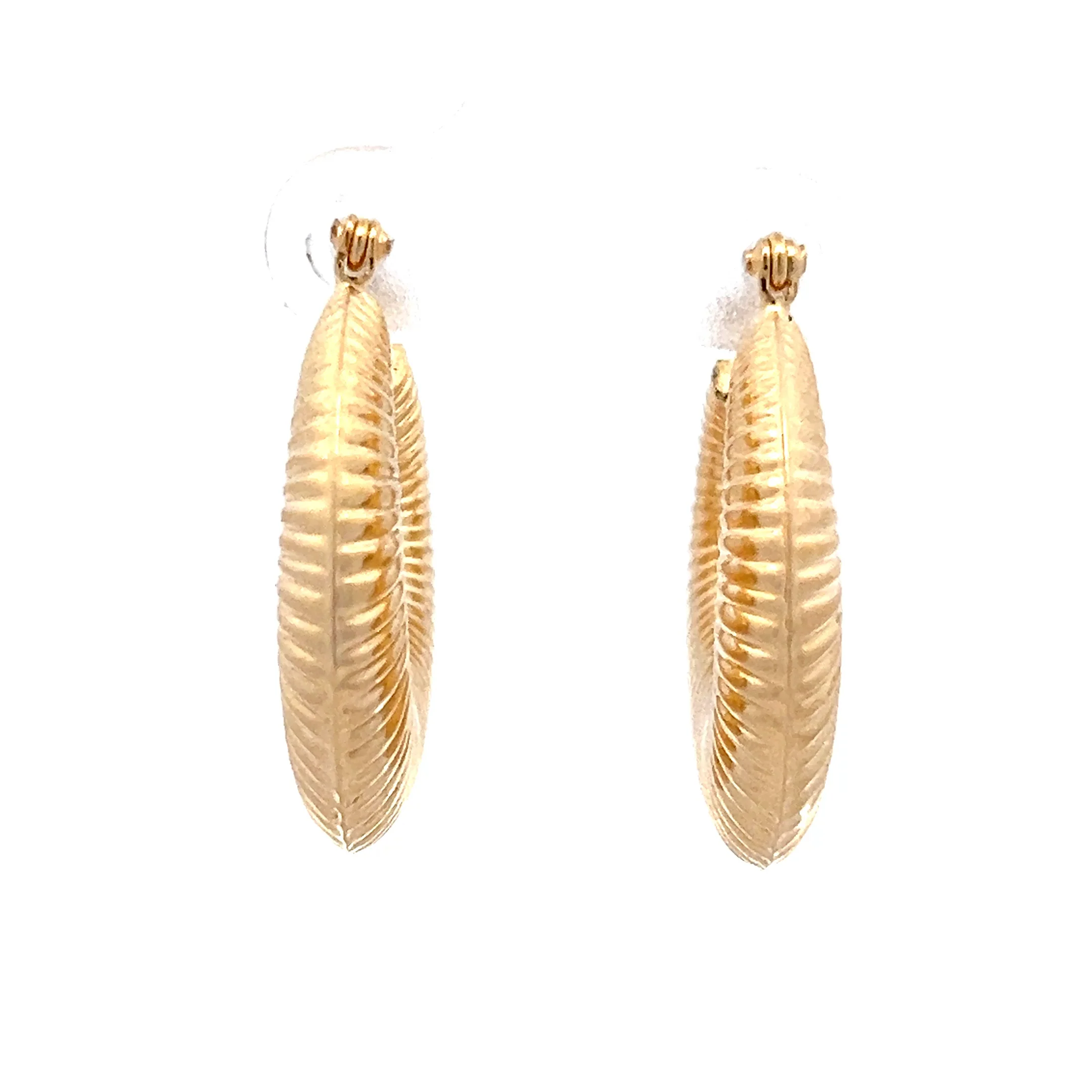 Ridge Texture Hoop Earrings in 14k Yellow Gold