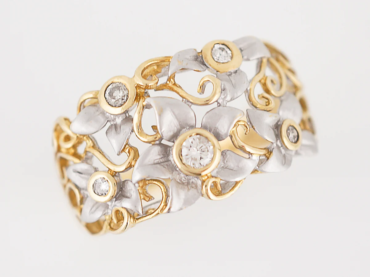 Right Hand Ring Modern .15 Round Brilliant Cut Diamonds in 18k Yellow Gold - Image 4