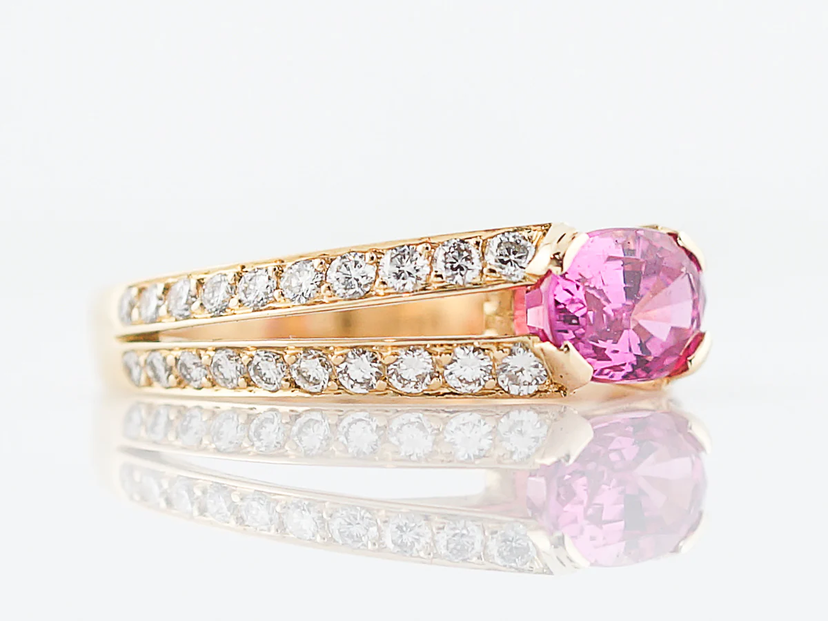 Right Hand Ring Modern 2.00 Oval Pink Sapphire in 18k Yellow Gold - Image 4