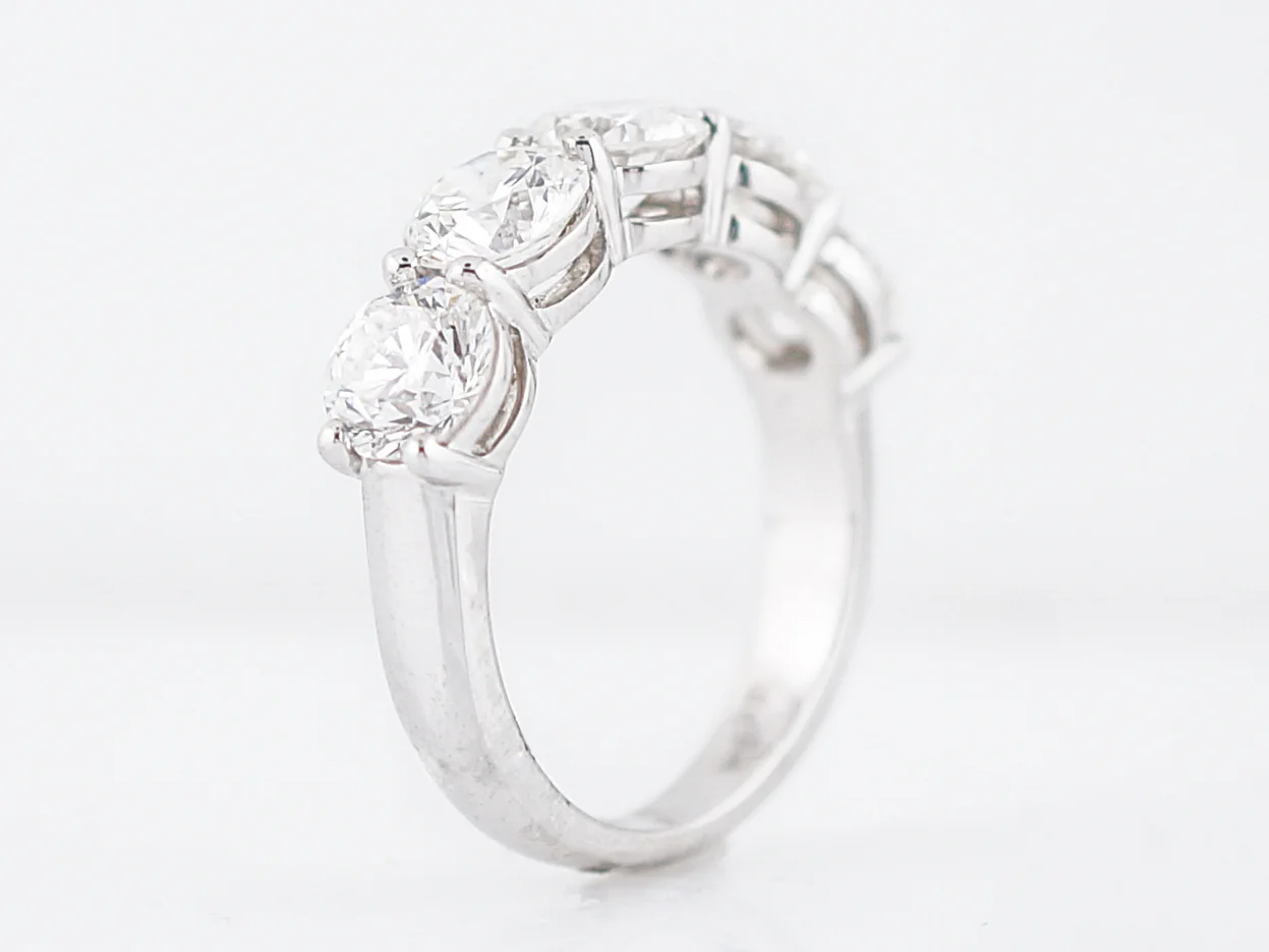 Right Hand Ring Modern 3.54 GIA Round Brilliant Cut Diamond in 18K White Gold - Image 5