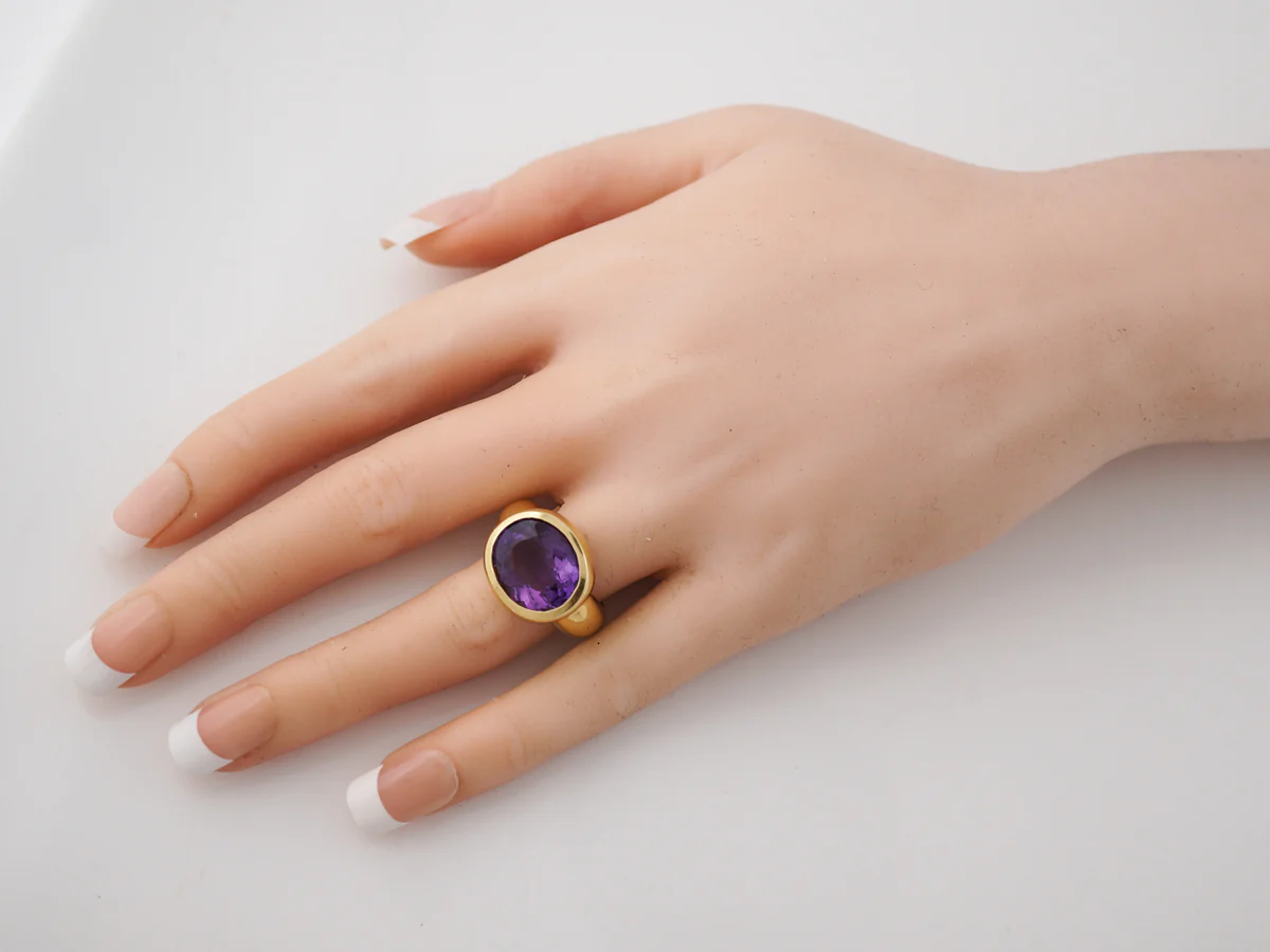Right Hand Ring Modern 6.68 Oval Cut Amethyst in 18k Yellow Gold - Image 8