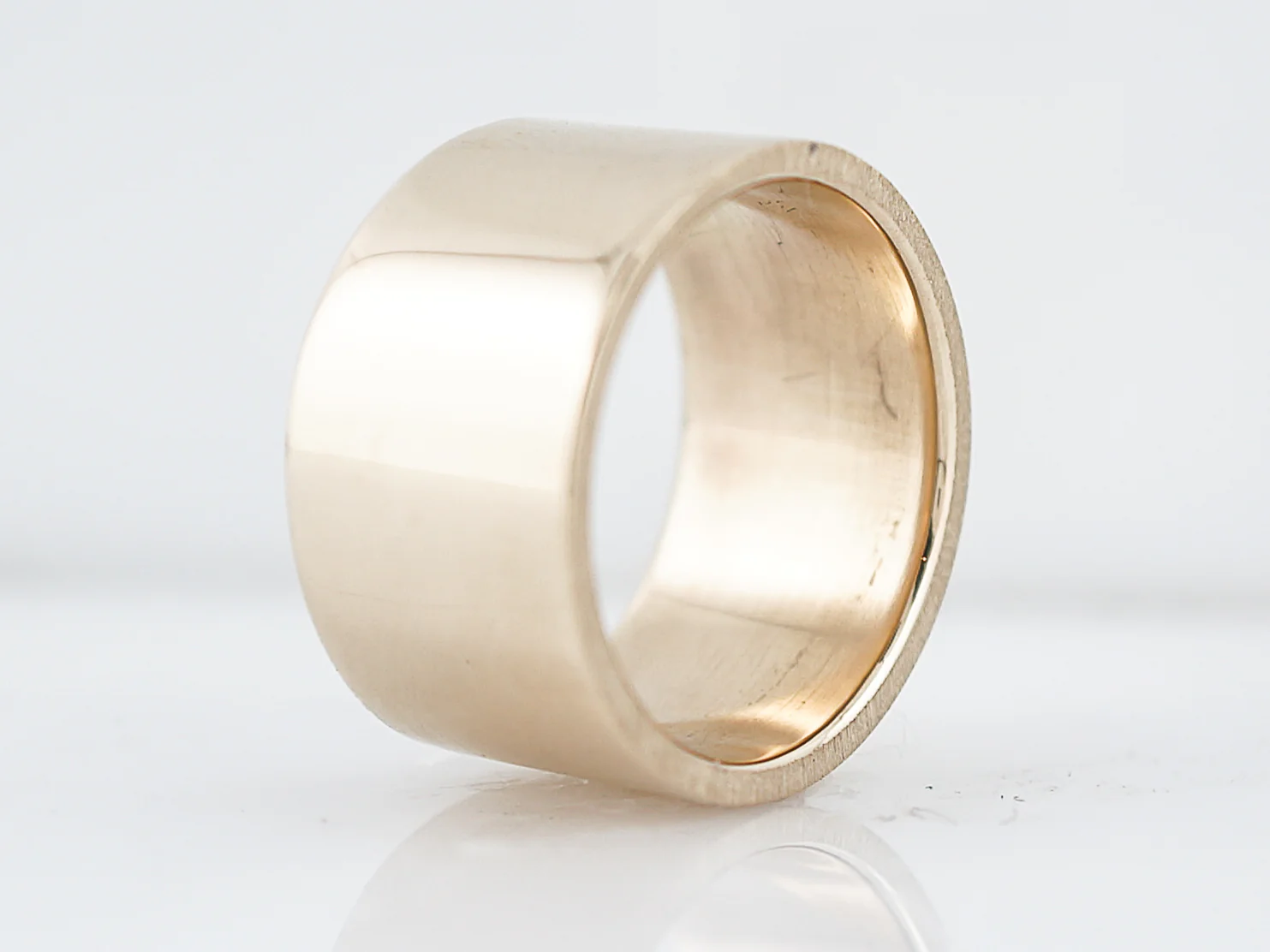 Right Hand Ring Modern in 14k Yellow Gold - Image 2