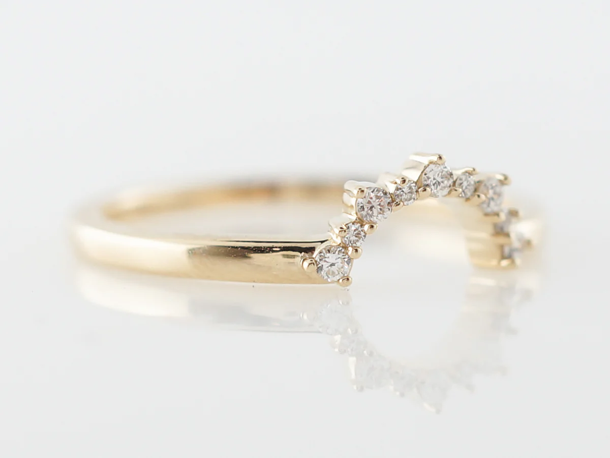 Round Brilliant Cut Diamond Curved Wedding Band in Yellow Gold - Image 3