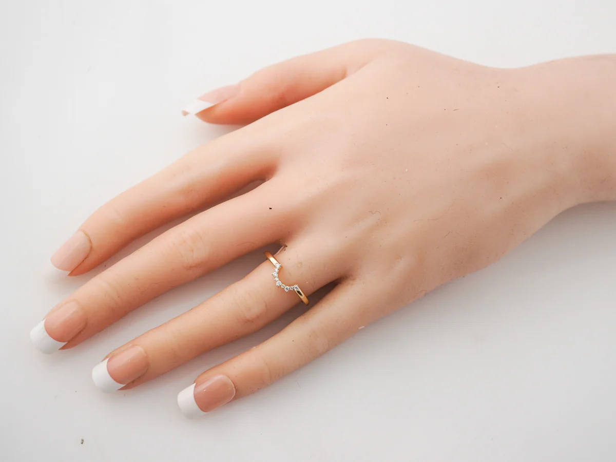 Round Brilliant Cut Diamond Curved Wedding Band in Yellow Gold - Image 6