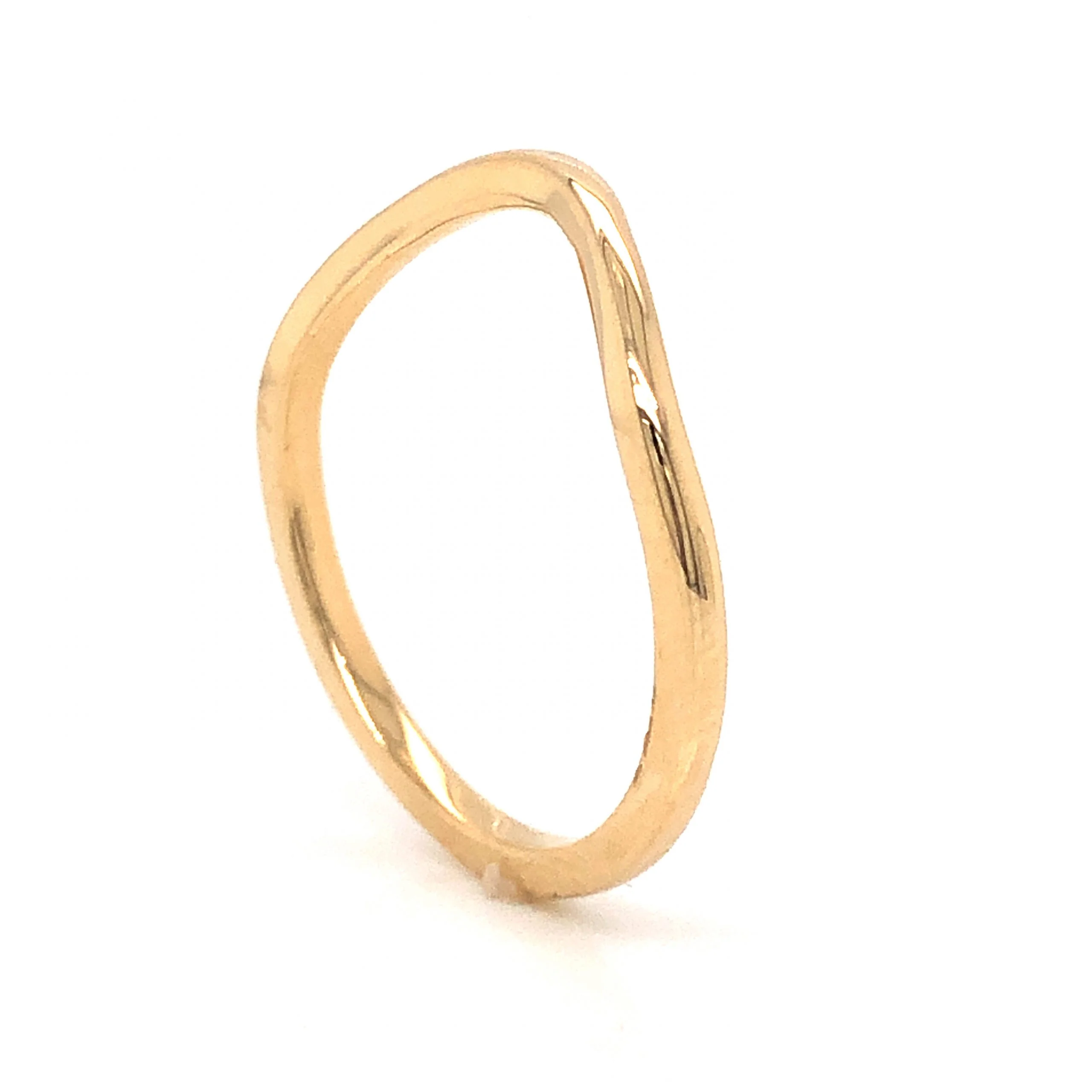 Simple Curved Wedding Band in 14k Yellow Gold - Image 4