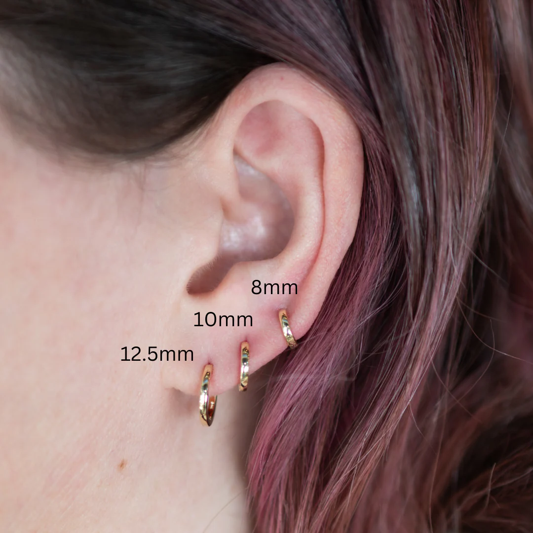 Small Huggie Hoop Earrings in 14k Yellow Gold - Image 4