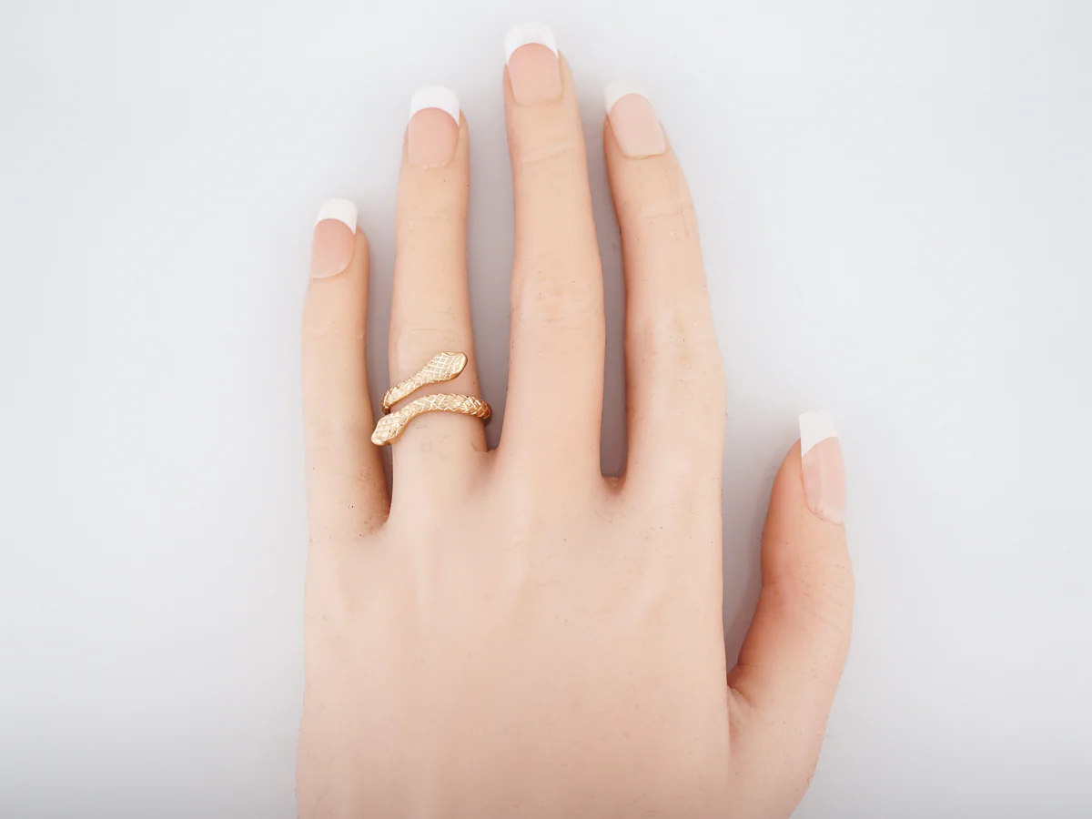 Snake Right Hand Ring Modern in 18k Yellow Gold - Image 7