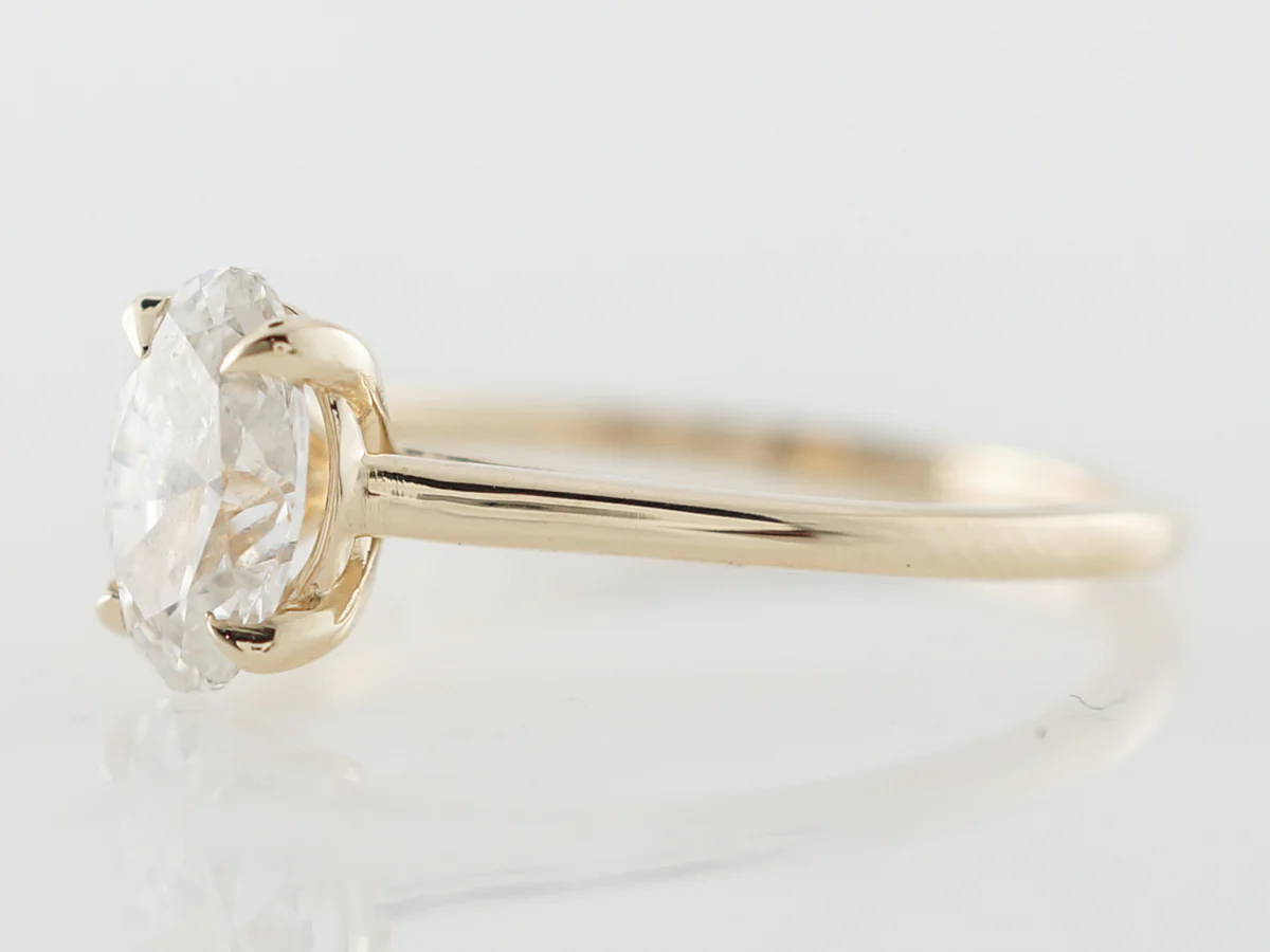 Solitaire Oval Diamond Engagement Ring in Yellow Gold - Image 2
