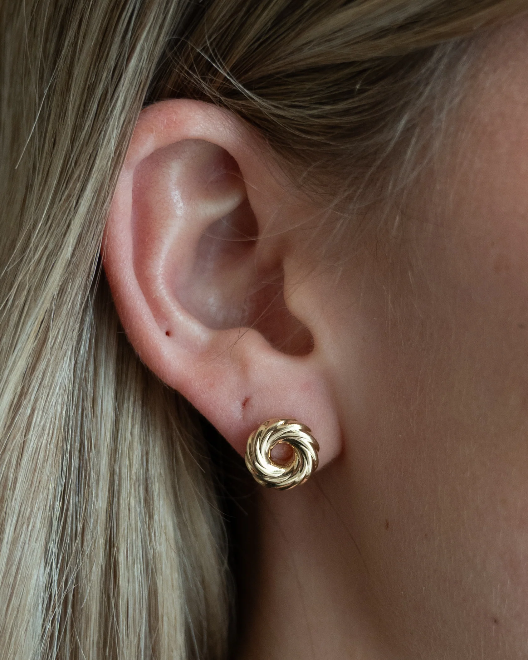 Spiral Circle Stud Earrings 14k Yellow Gold - Image 4