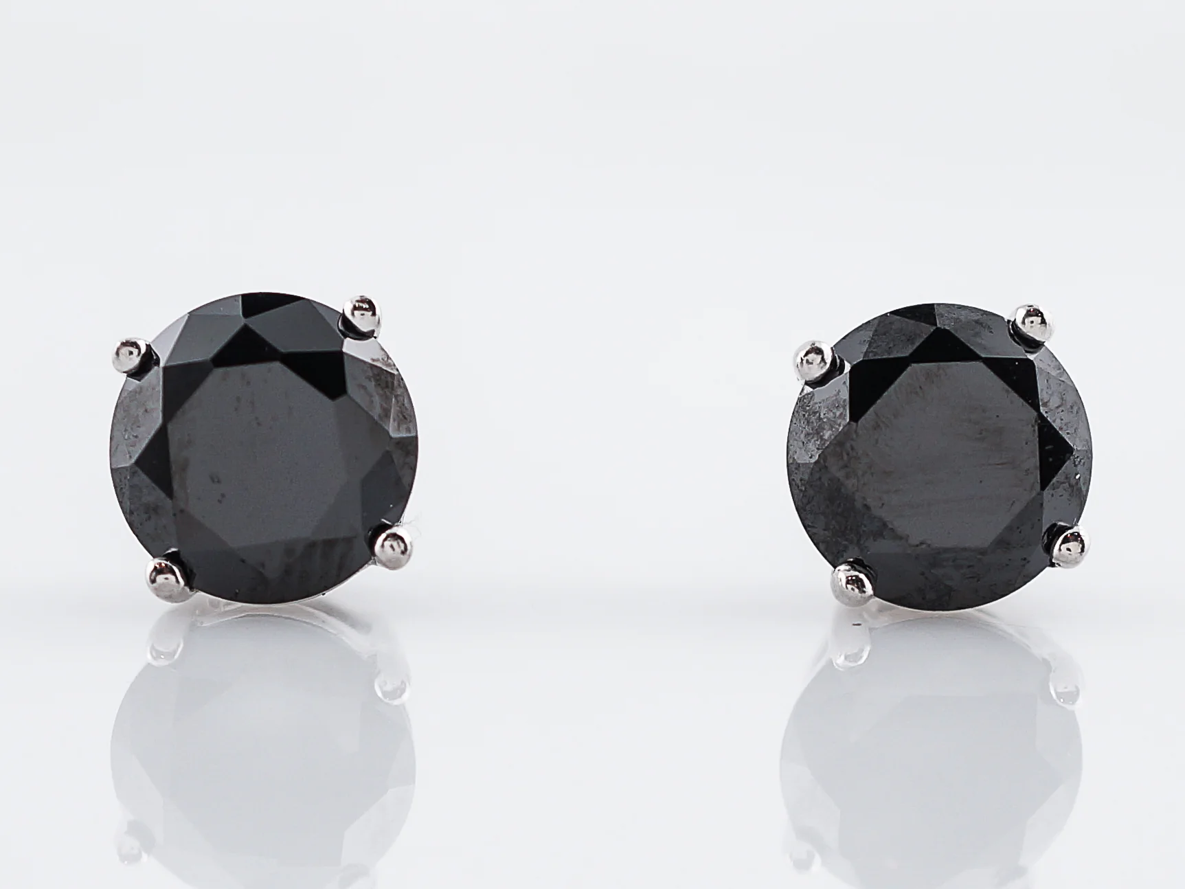 Stud Earrings Modern 5.20 Round Cut Dark Sapphire in Platinum - Image 3