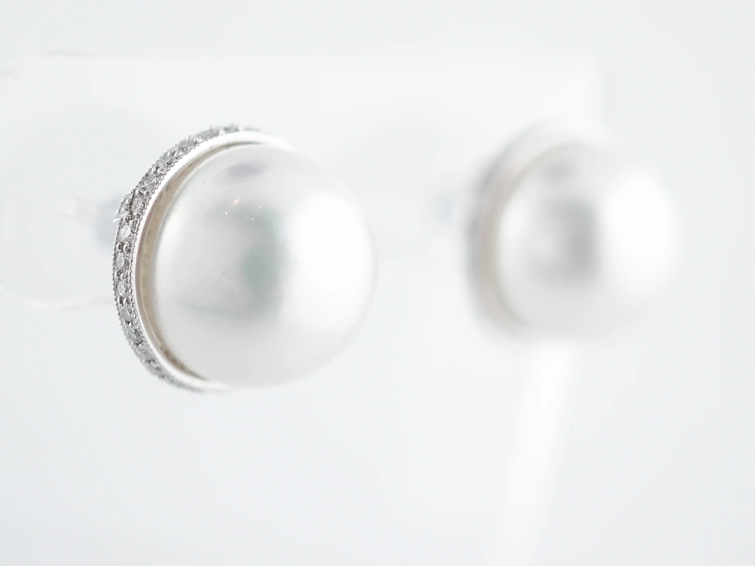 Stud Earrings Modern Pearl & .87 Round Brilliant Cut Diamonds in Platinum - Image 2