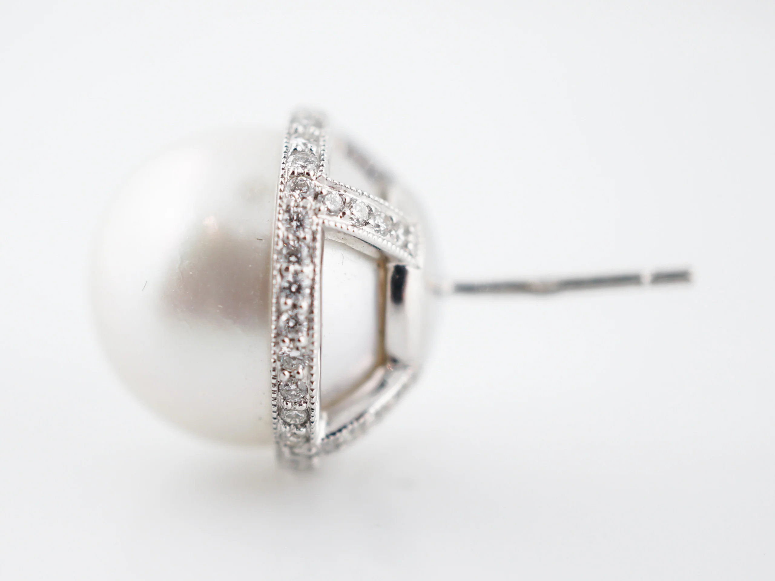 Stud Earrings Modern Pearl & .87 Round Brilliant Cut Diamonds in Platinum - Image 5