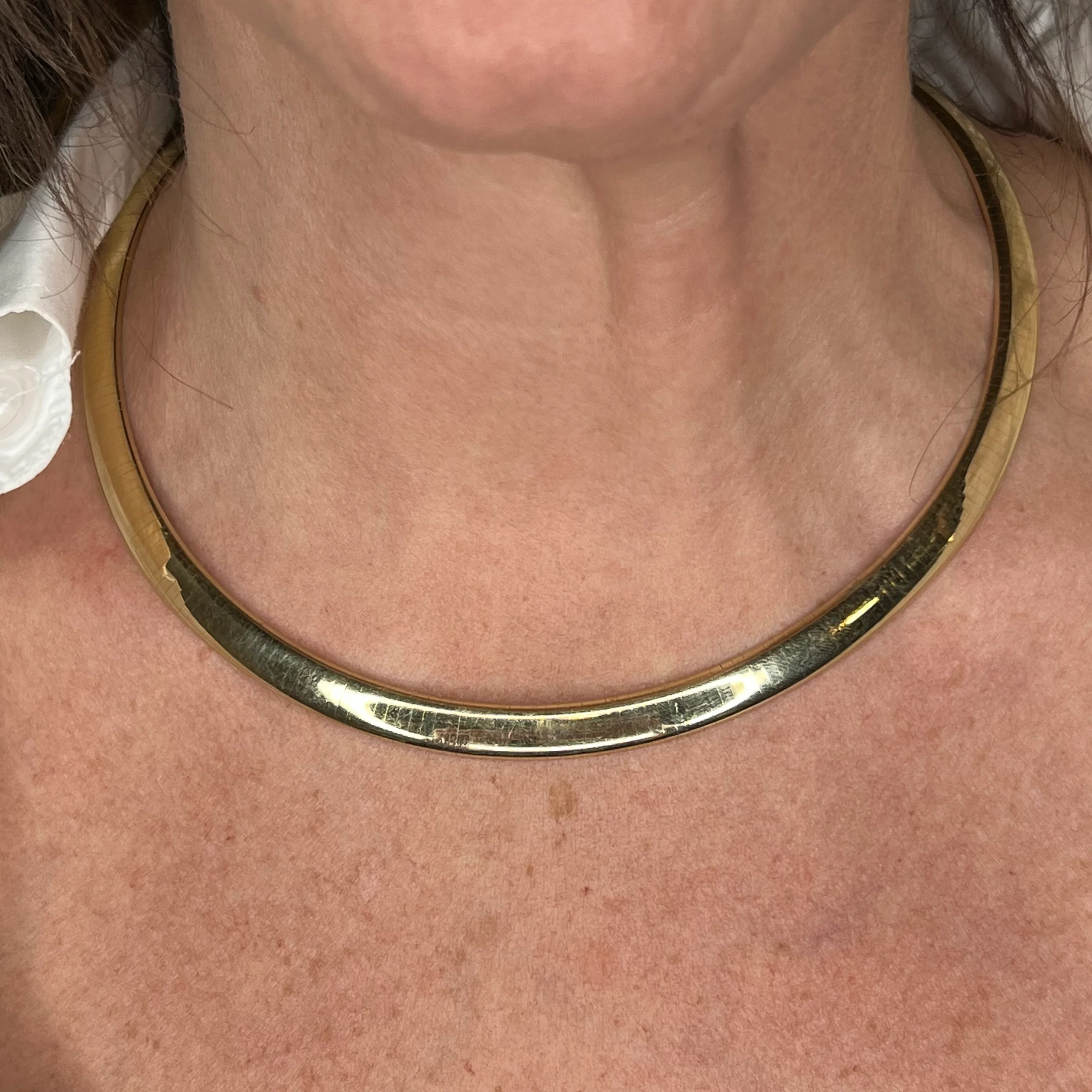 Thick Omega Necklace in 14k Yellow Gold - Image 4