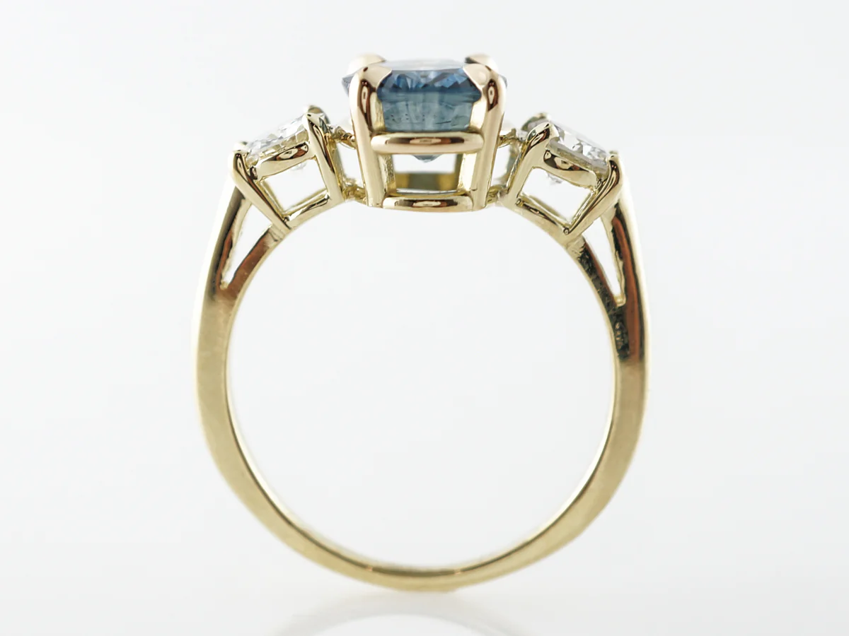 Three Stone Oval Sapphire & Diamond Engagement Ring - Image 4
