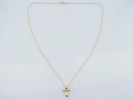 Tiffany and Co 18 karat Yellow Gold Cross Necklace Originally Designed By Elsa Perretti - Image 2
