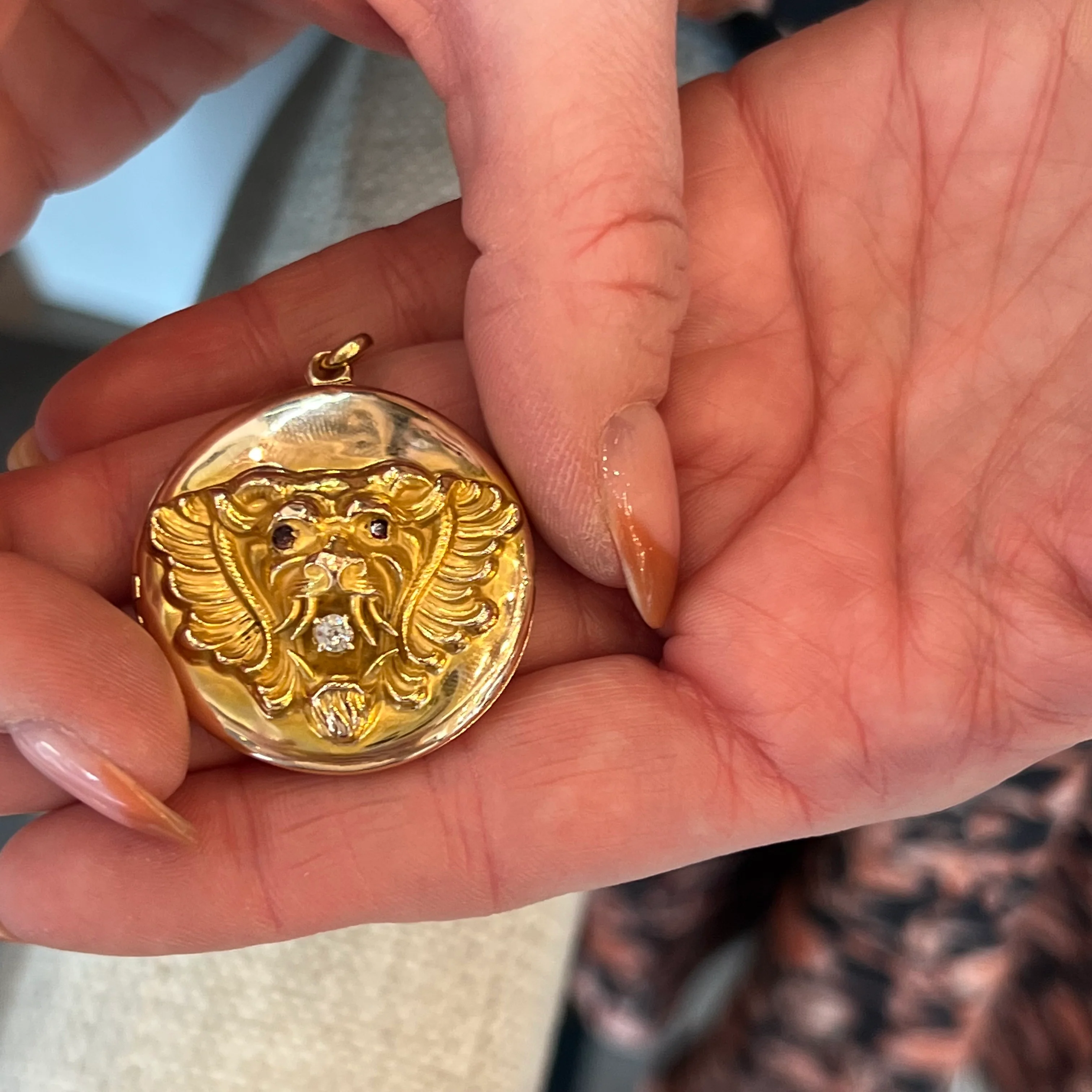 Victorian Lion Head Applique Locket in 10k & 14k Yellow Gold - Image 6