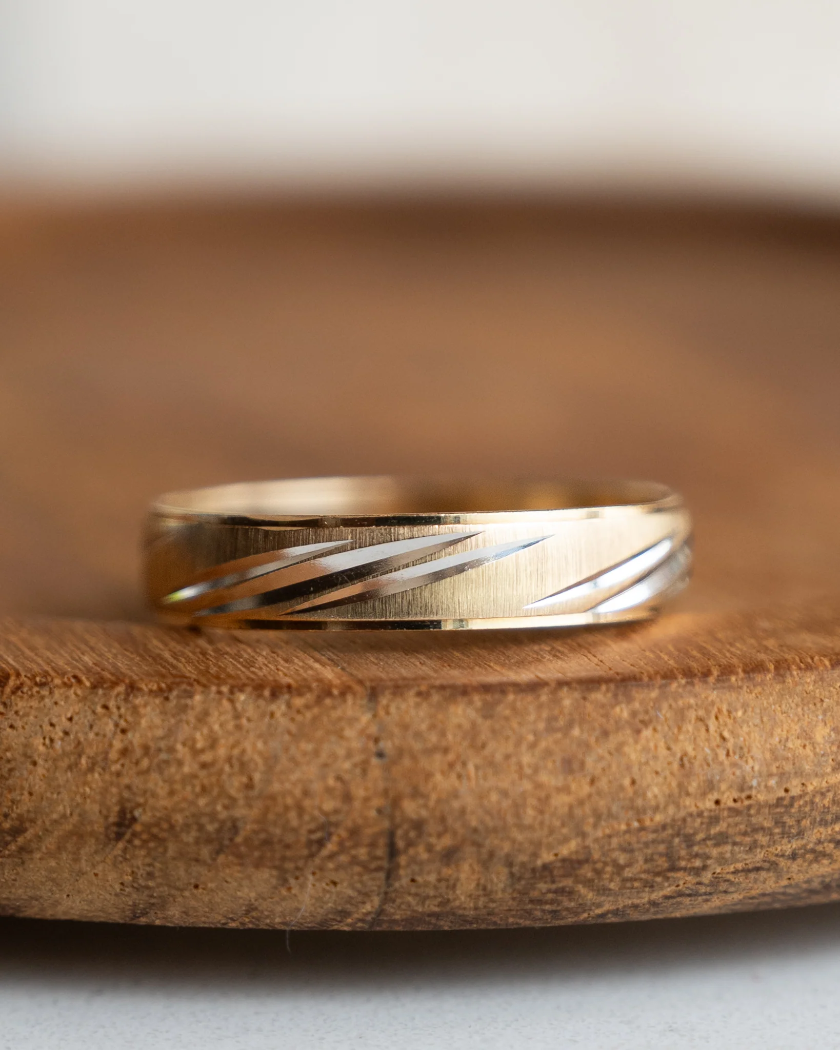 Vintage 1960s 5mm Wedding Band in 10k - Image 6