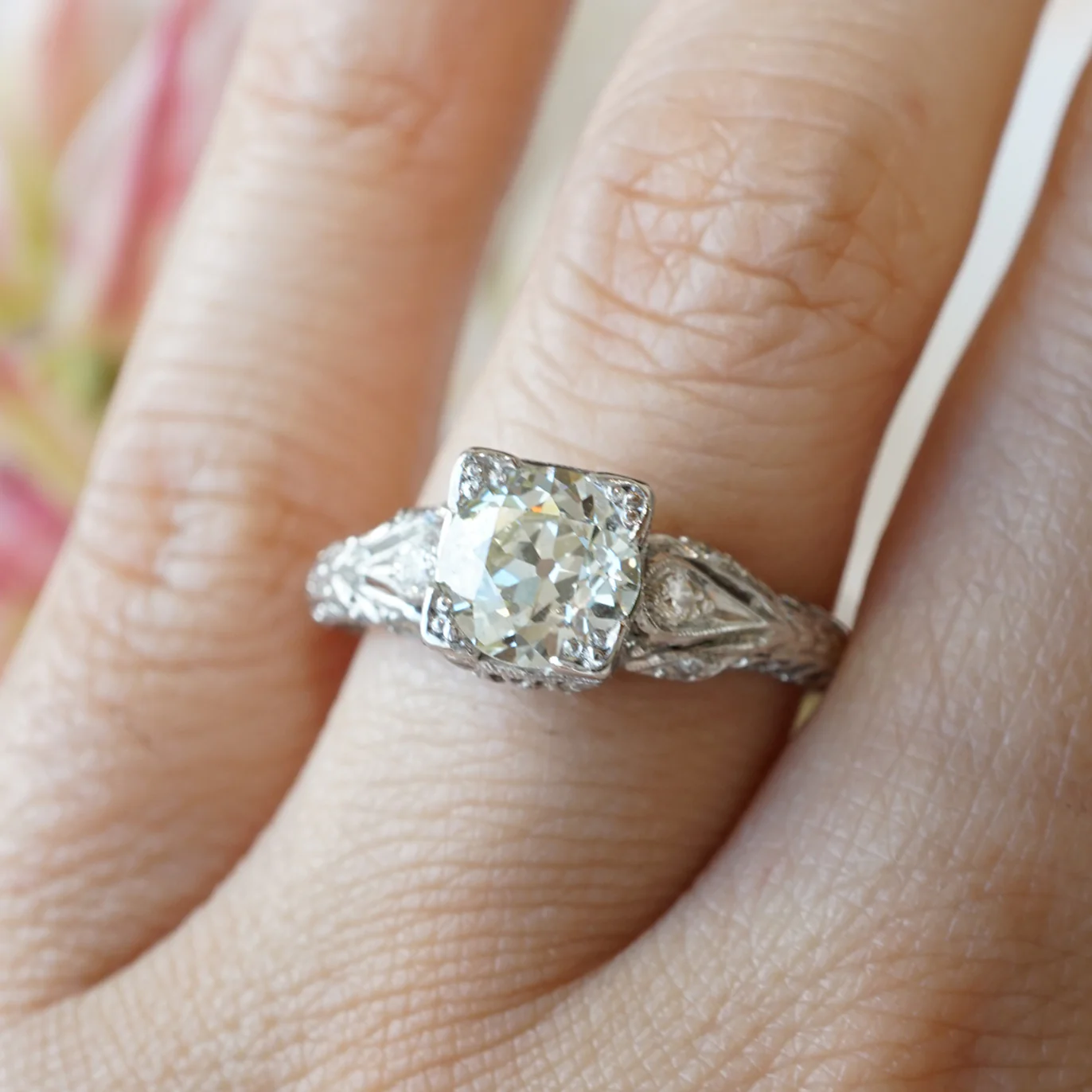Vintage Art Deco 1.00 Carat Diamond Engagement Ring in Platinum - Image 4