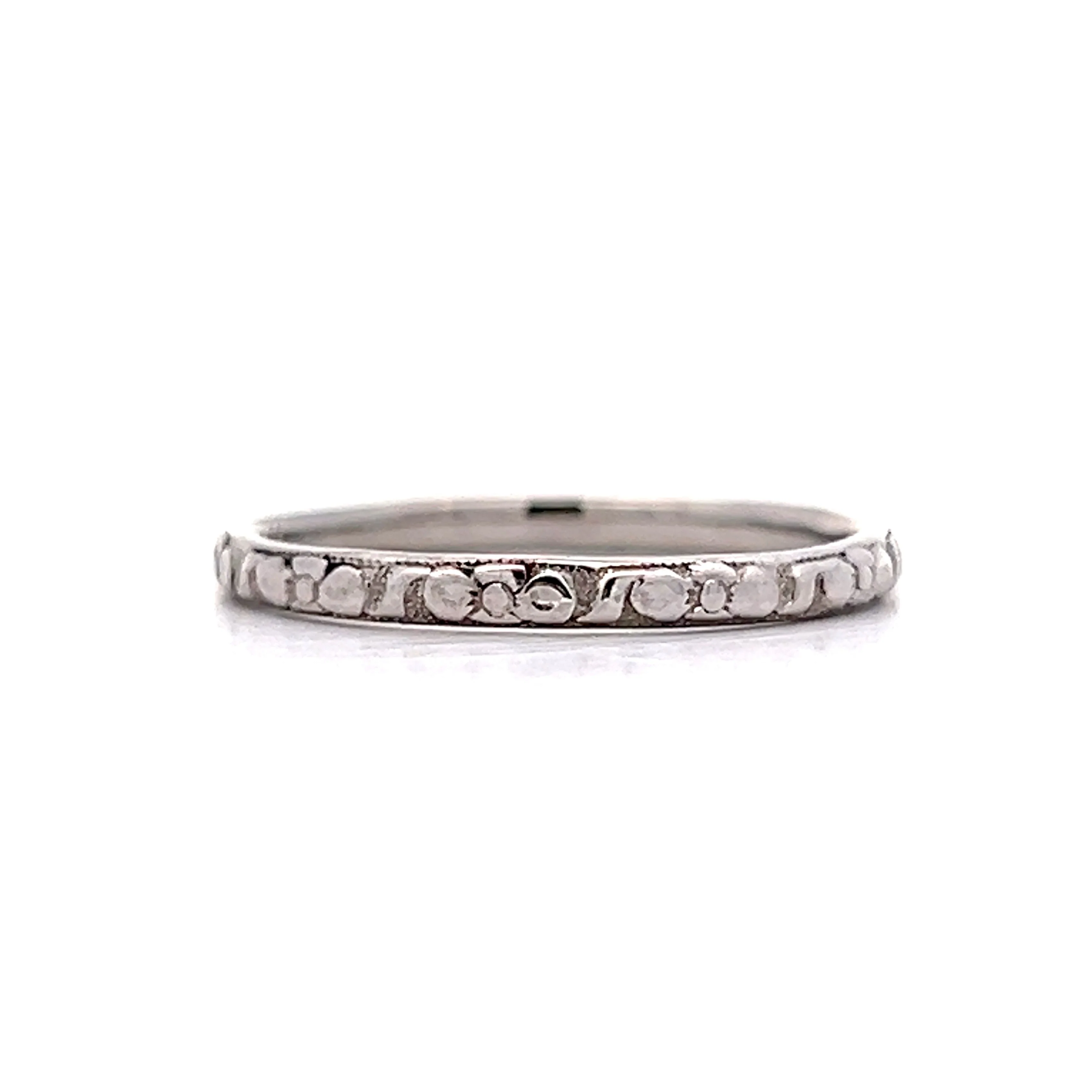 Vintage Art Deco Blossom Wedding Band in 18k - Image 2