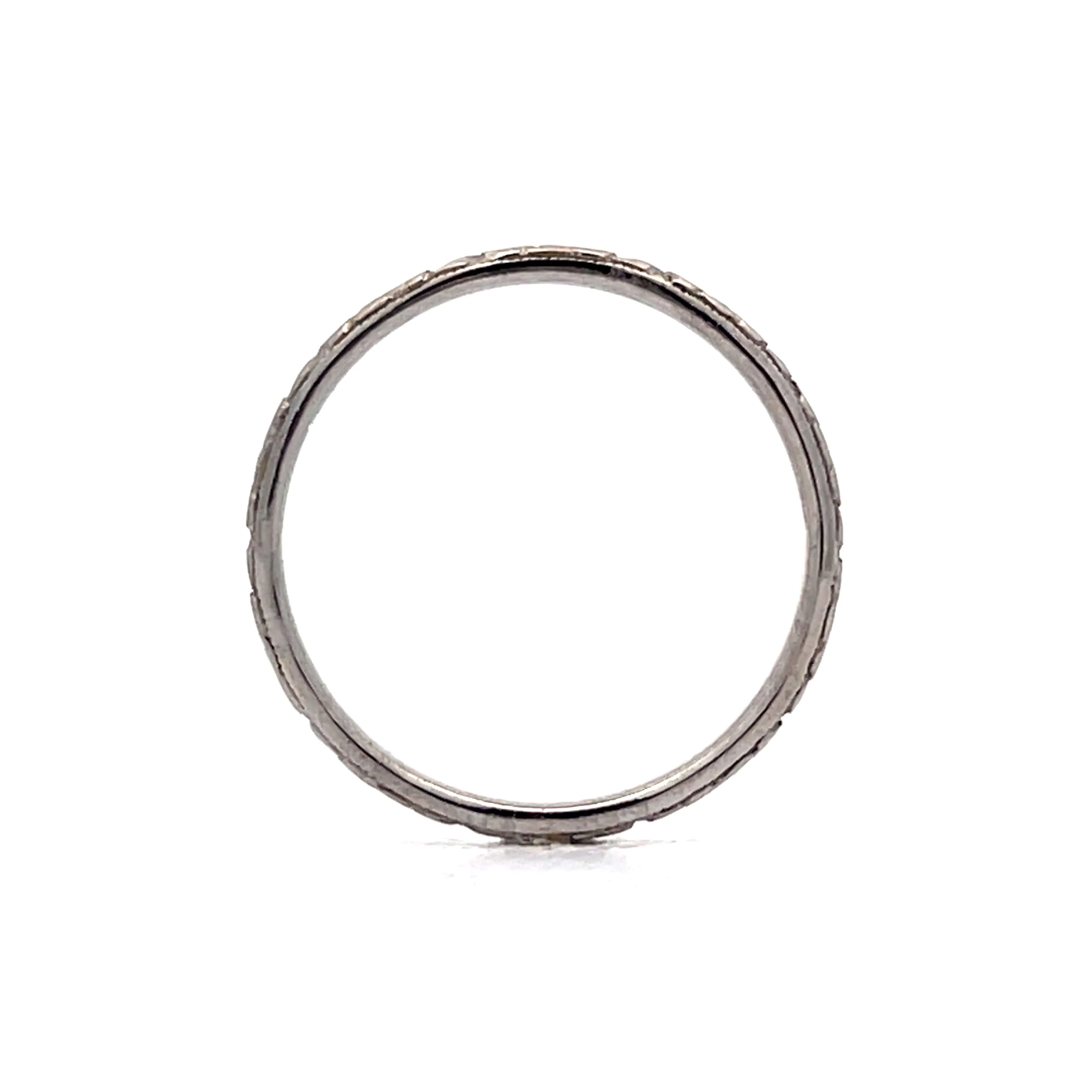 Vintage Art Deco Blossom Wedding Band in 18k - Image 4