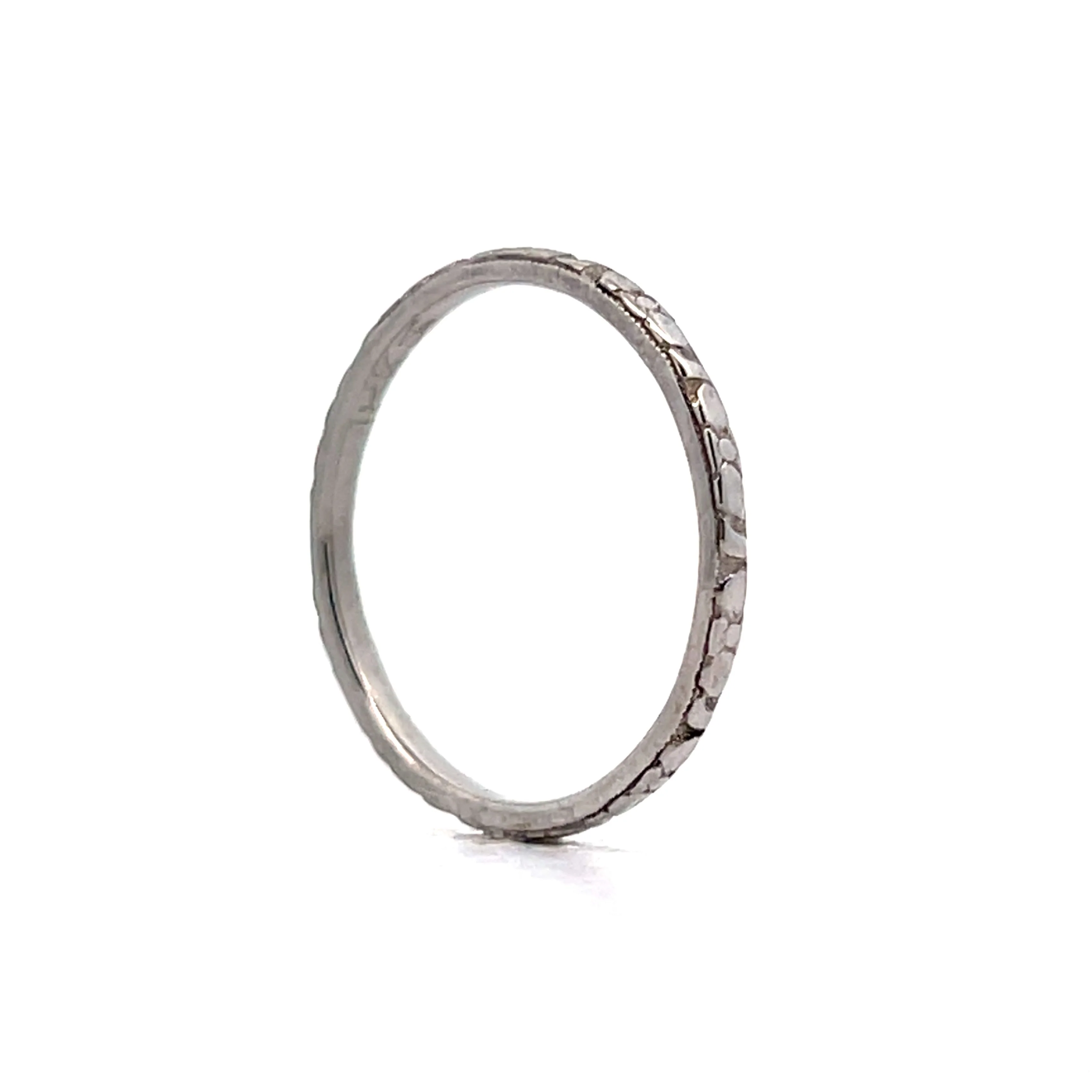 Vintage Art Deco Blossom Wedding Band in 18k - Image 5