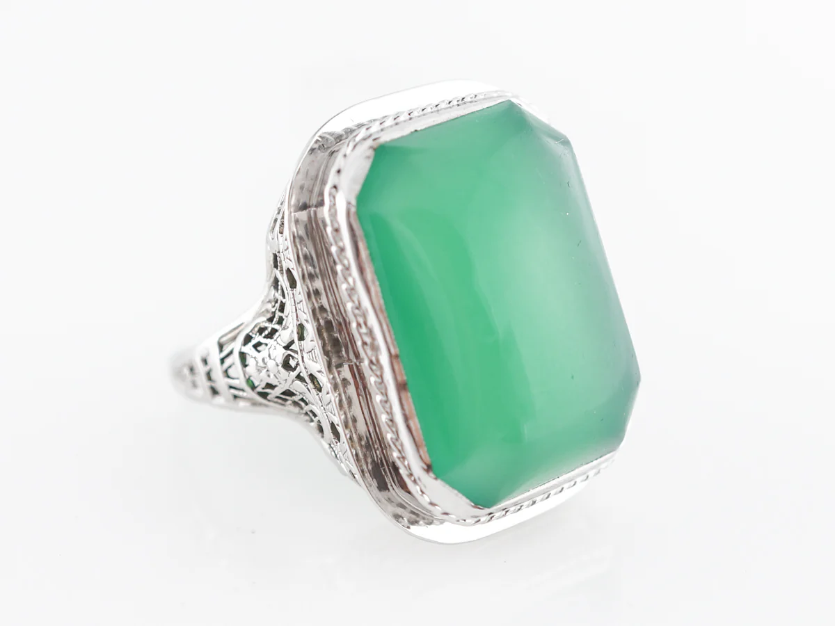 Vintage Art Deco Cabochon Cut Chrysoprase Ring in 10k White Gold - Image 3