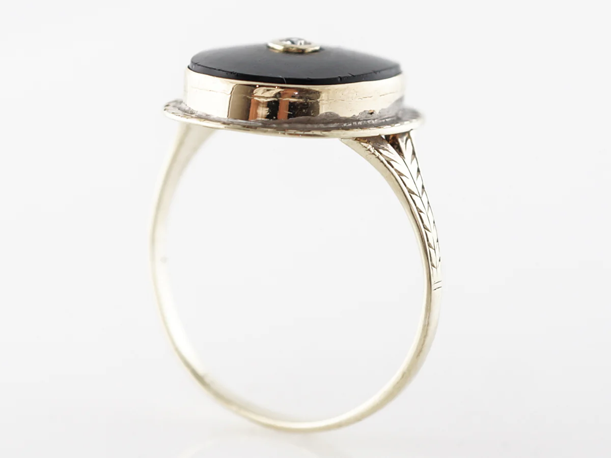 Vintage Art Deco Onyx & Diamond Ring in Yellow Gold - Image 4