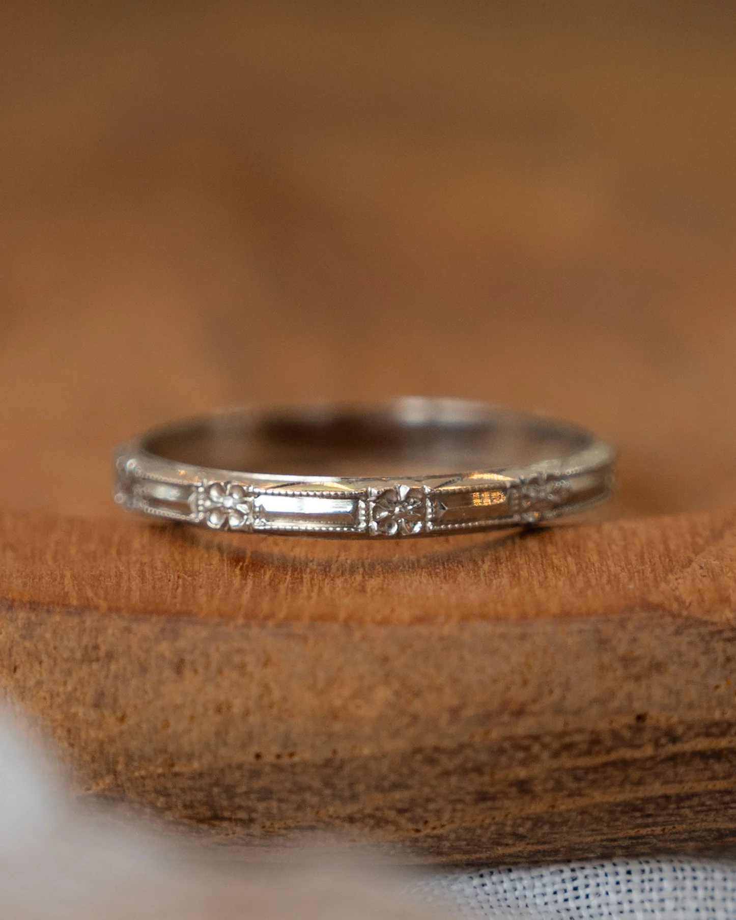 Vintage Belais Brothers Orange Blossom Band in 18k - Image 6