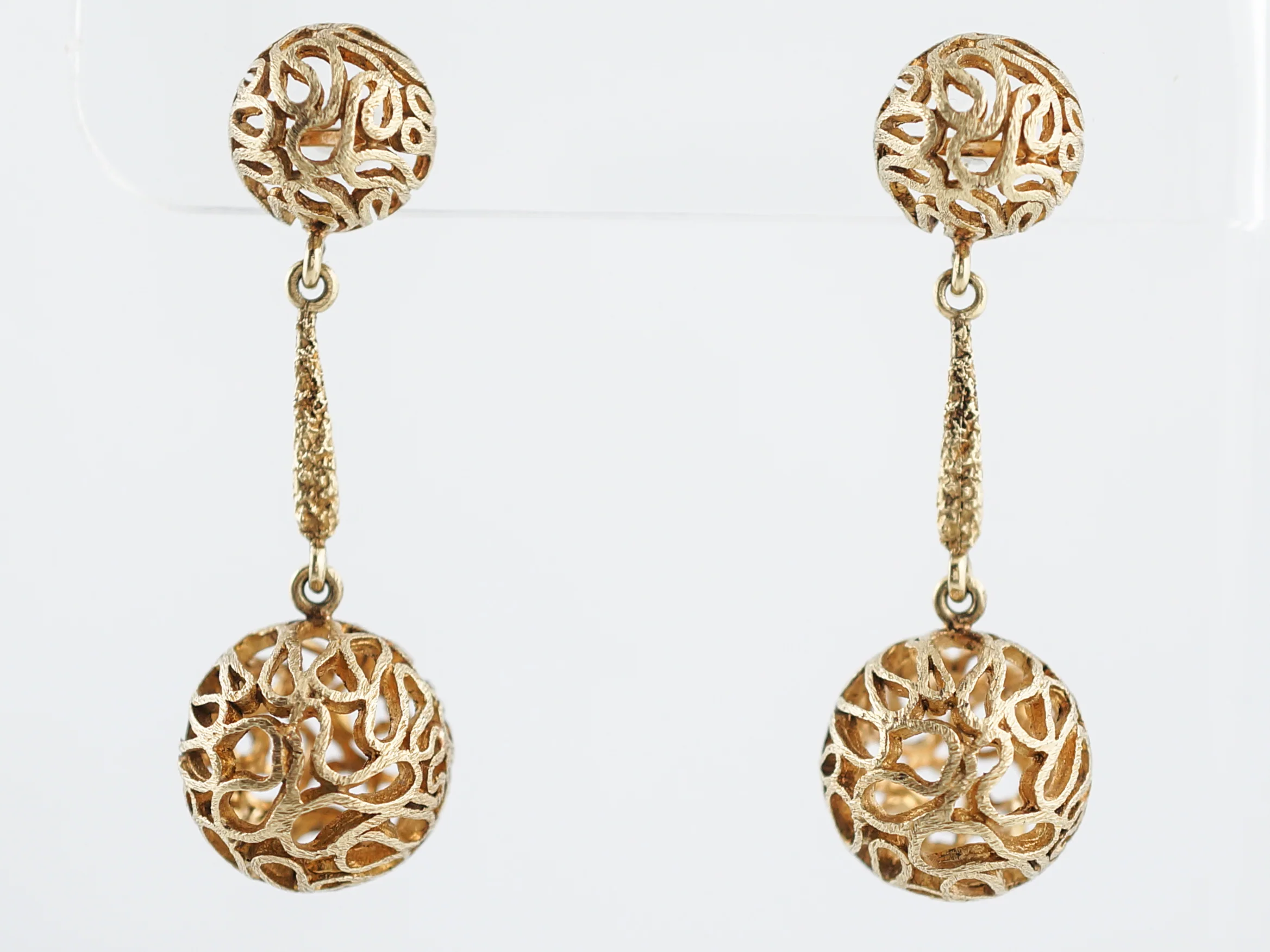 Vintage Earrings Mid-Century in 18k Yellow Gold