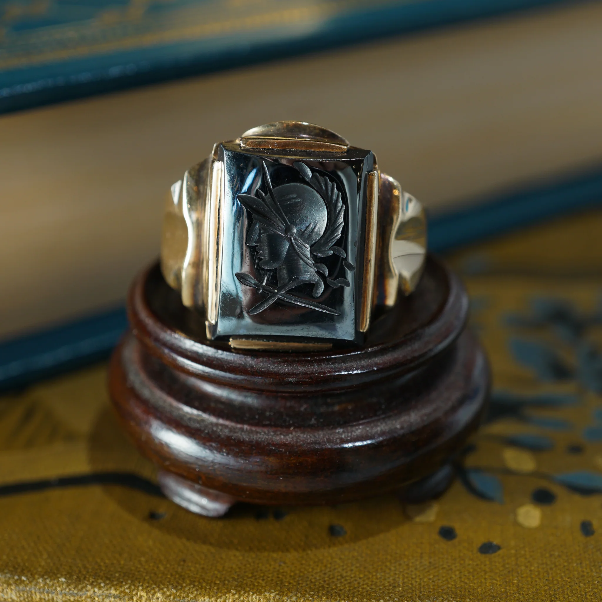 Vintage Hematite Gladiator Men's Ring in 10k Yellow Gold - Image 5