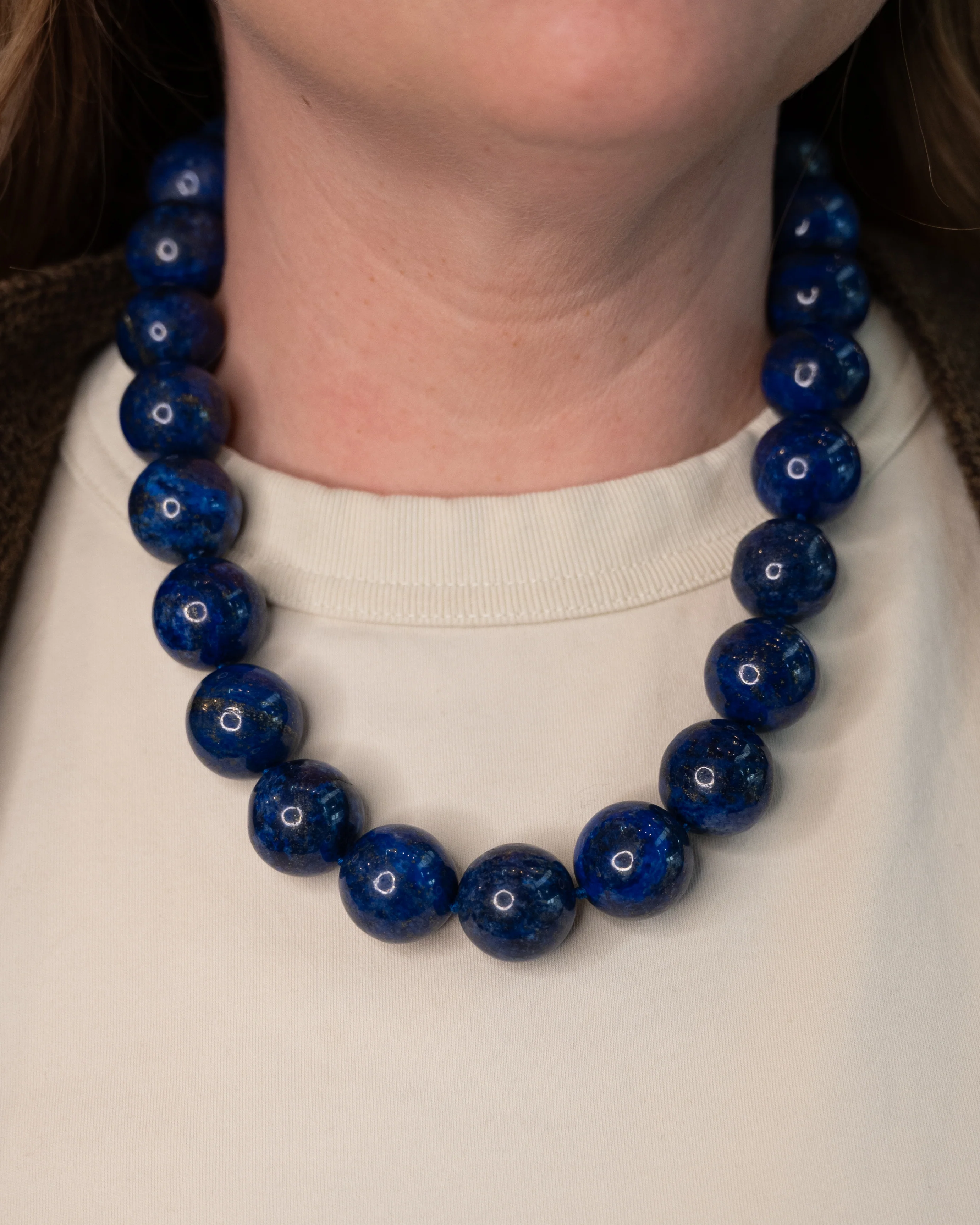 Vintage Lapis Lazuli Bead Necklace in 14k Yellow Gold - Image 6