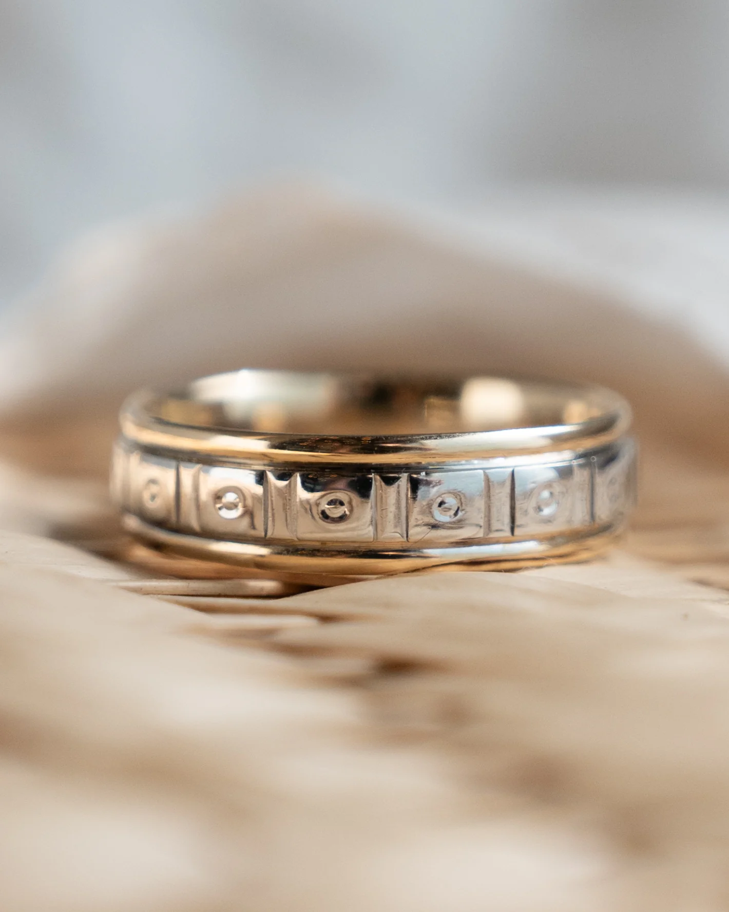 Vintage Mens Retro Geometric Two-Tone Wedding Band 14k - Image 7