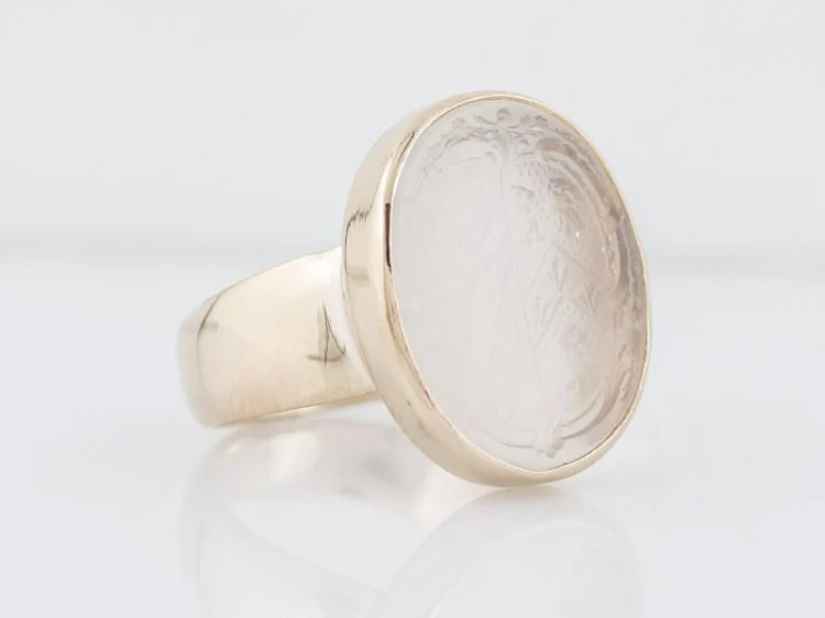 Vintage Men's Right Hand Ring 7.23 Cabochon Cut Agate Intaglio in 14k Yellow Gold - Image 2