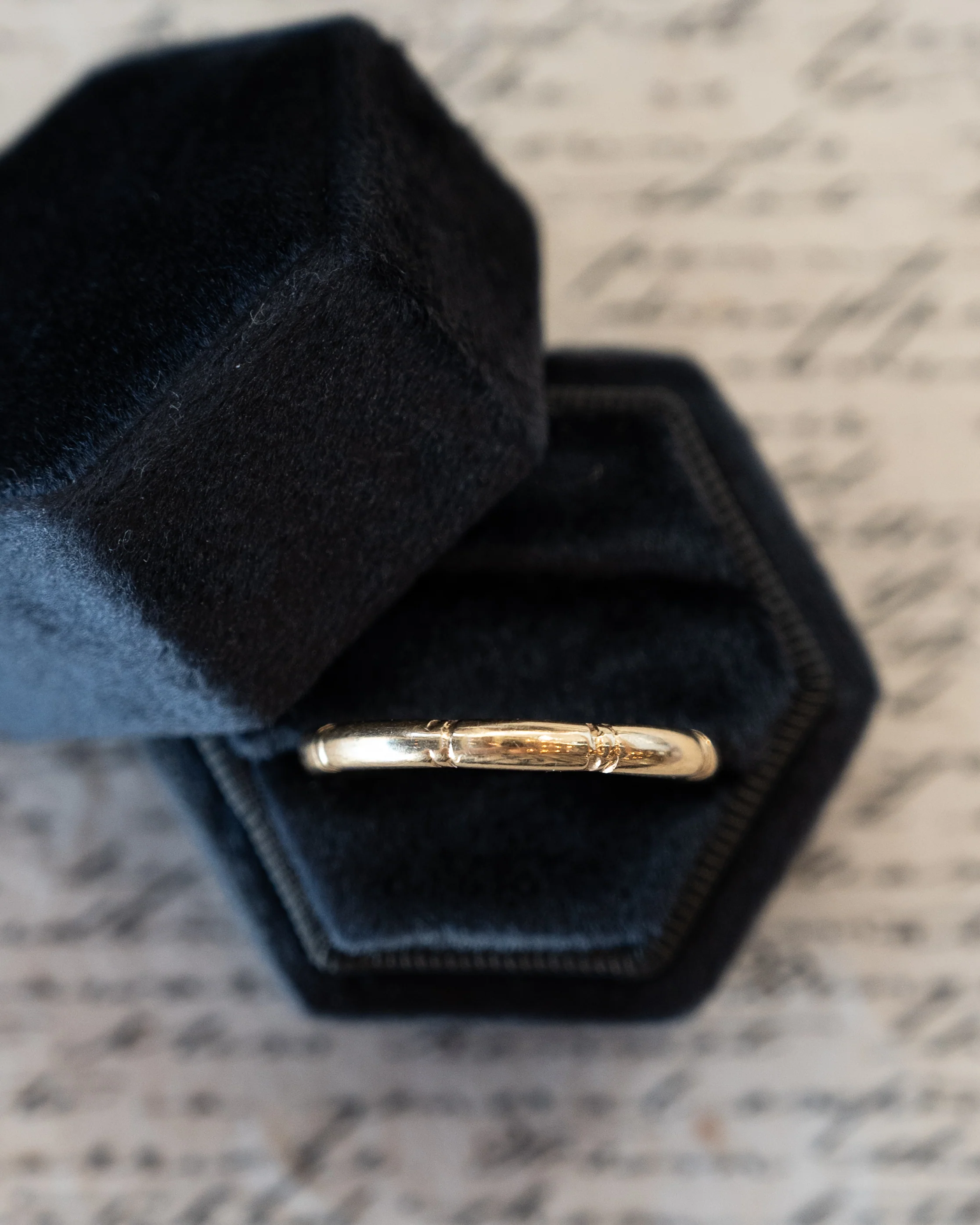 Vintage Mid-Century Mens Wedding Band 14k Yellow Gold - Image 6