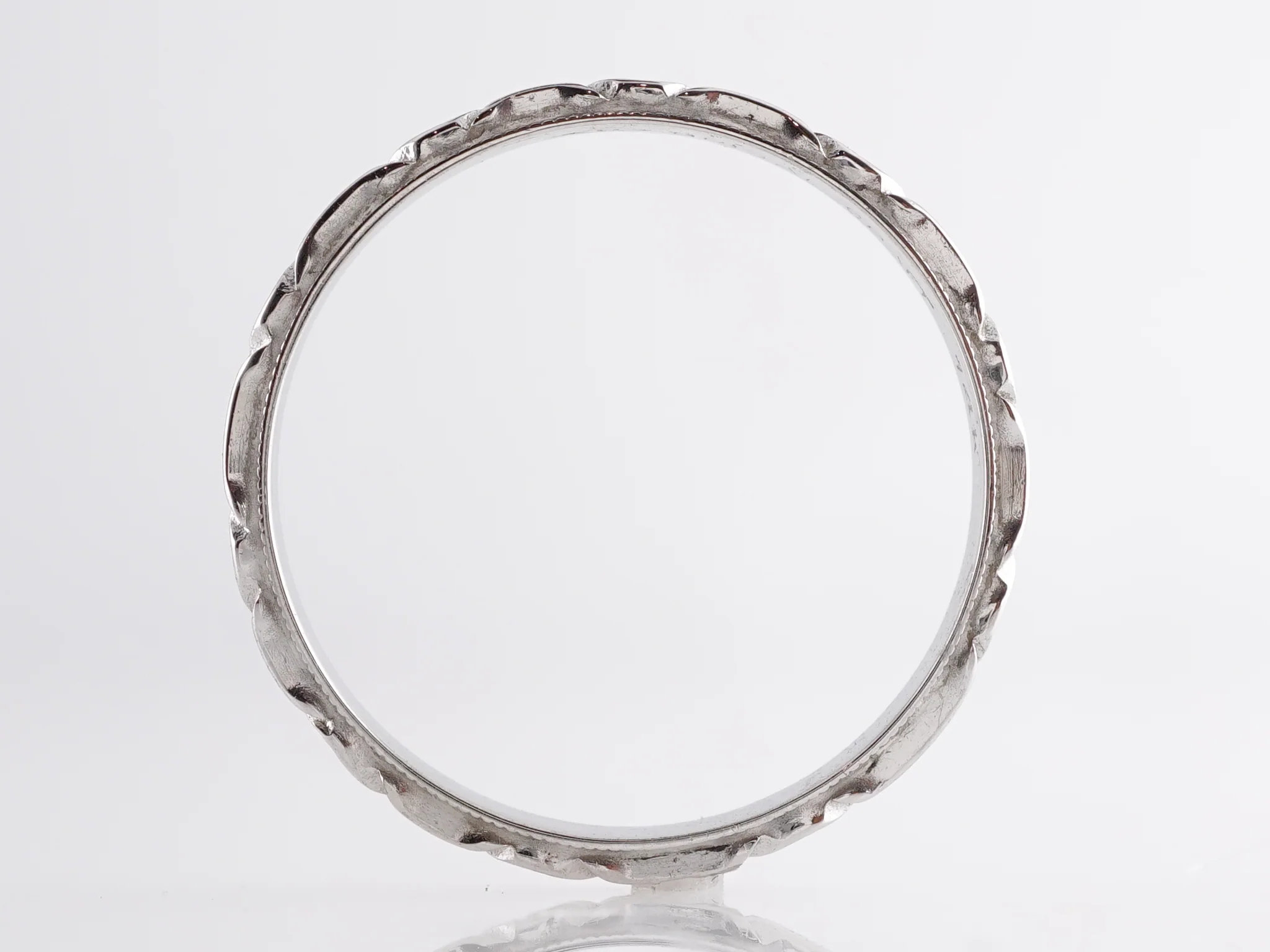 Vintage Orange Blossom Art Deco Wedding Band in White Gold - Image 2