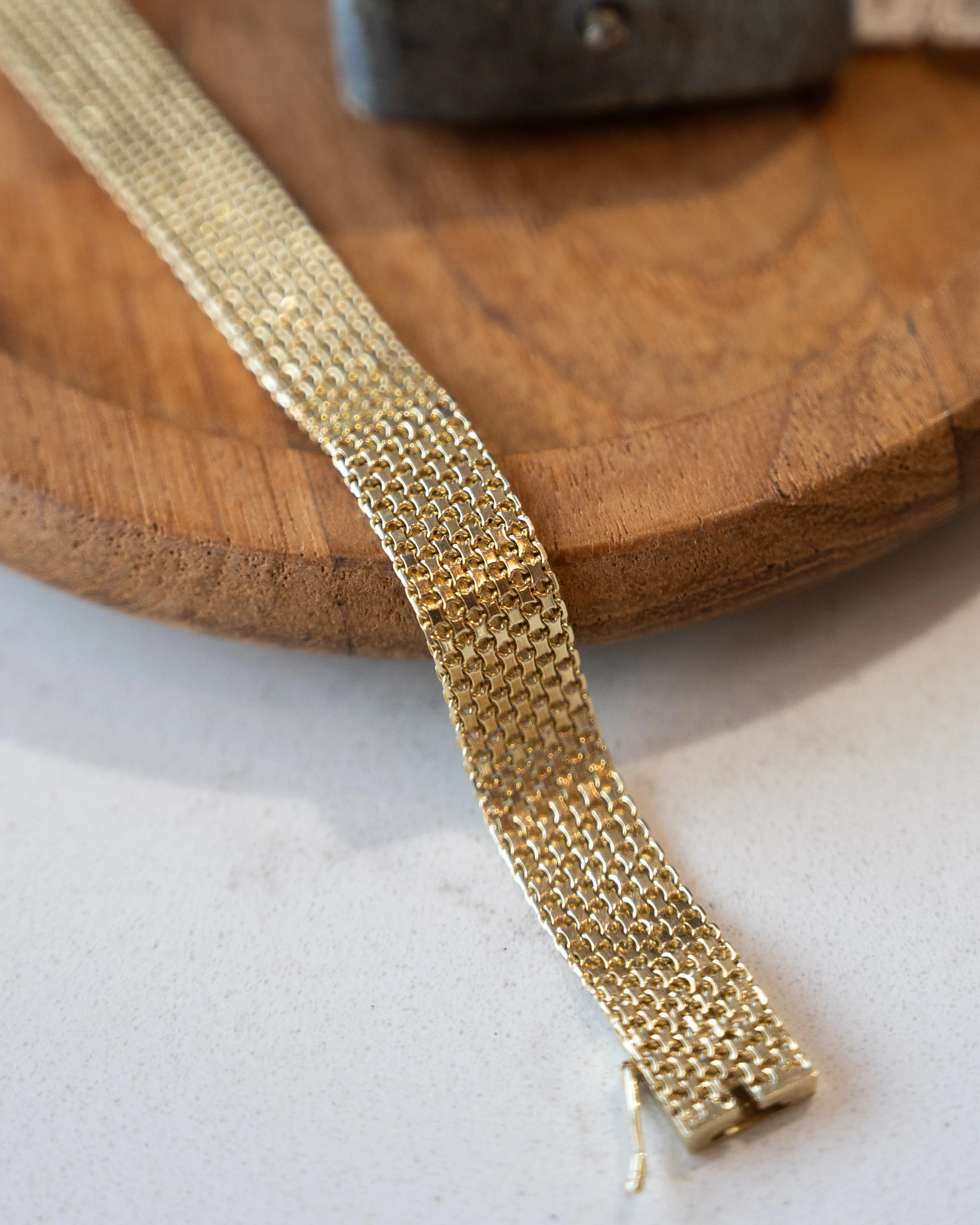 Vintage Retro Mesh Chain Bracelet 14k Yellow Gold - Image 5