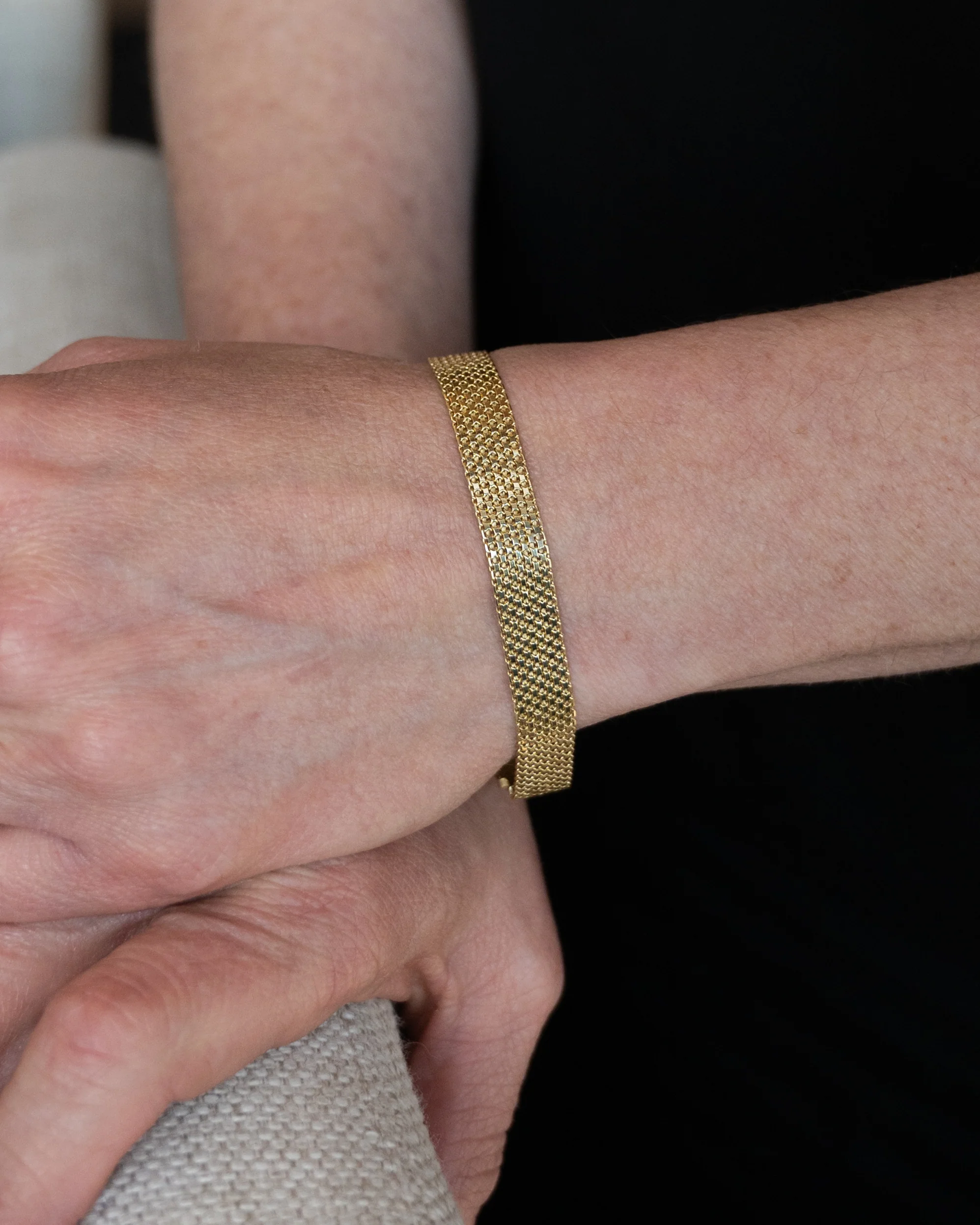 Vintage Retro Mesh Chain Bracelet 14k Yellow Gold - Image 6