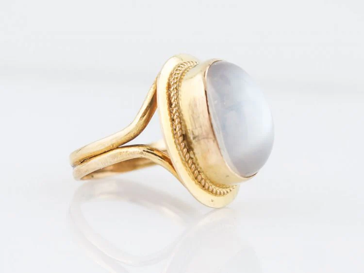 Vintage Right Hand Ring Mid-Century 6.94 Cabochon Cut Moonstone in 18k Yellow Gold - Image 2