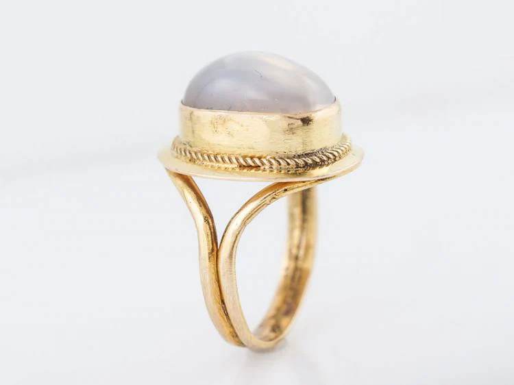 Vintage Right Hand Ring Mid-Century 6.94 Cabochon Cut Moonstone in 18k Yellow Gold - Image 5