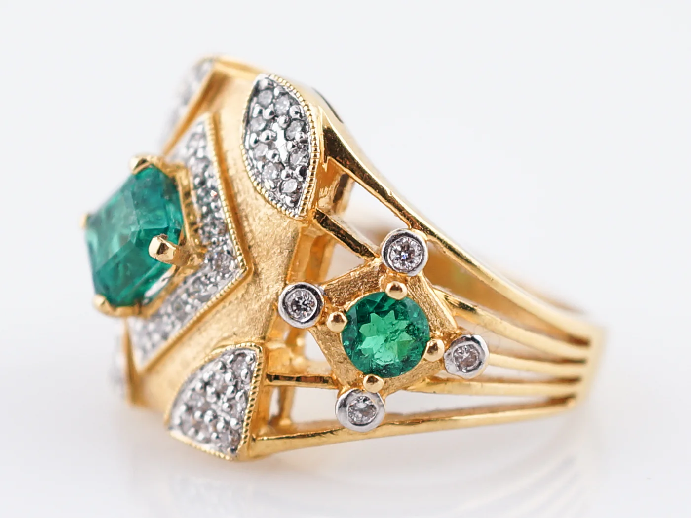 Vintage Right Hand Ring Mid-Century .60 Emerald Cut Emerald in 20K Yellow Gold - Image 3