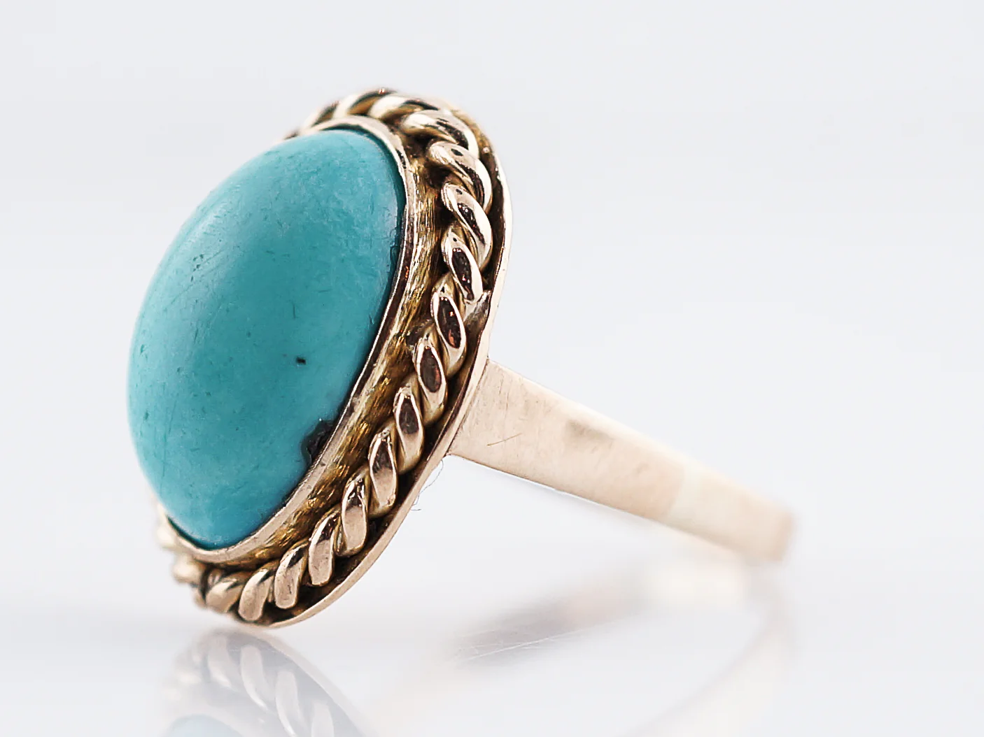 Vintage Right Hand Ring Retro 6.00 Cabochon Oval Cut Turquoise in 14K Yellow Gold - Image 3